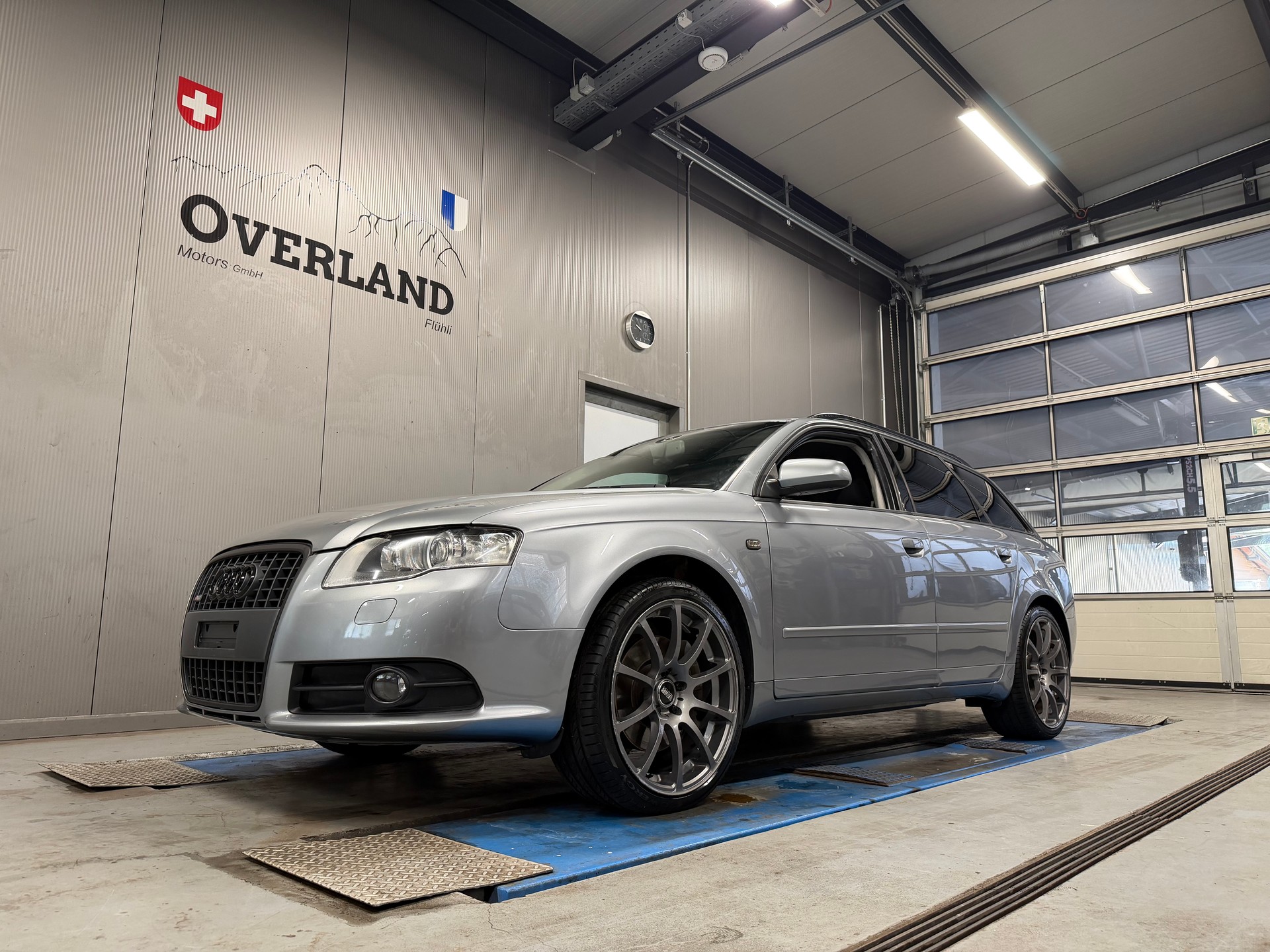 AUDI A4 Avant 2.0 Turbo FSI quattro