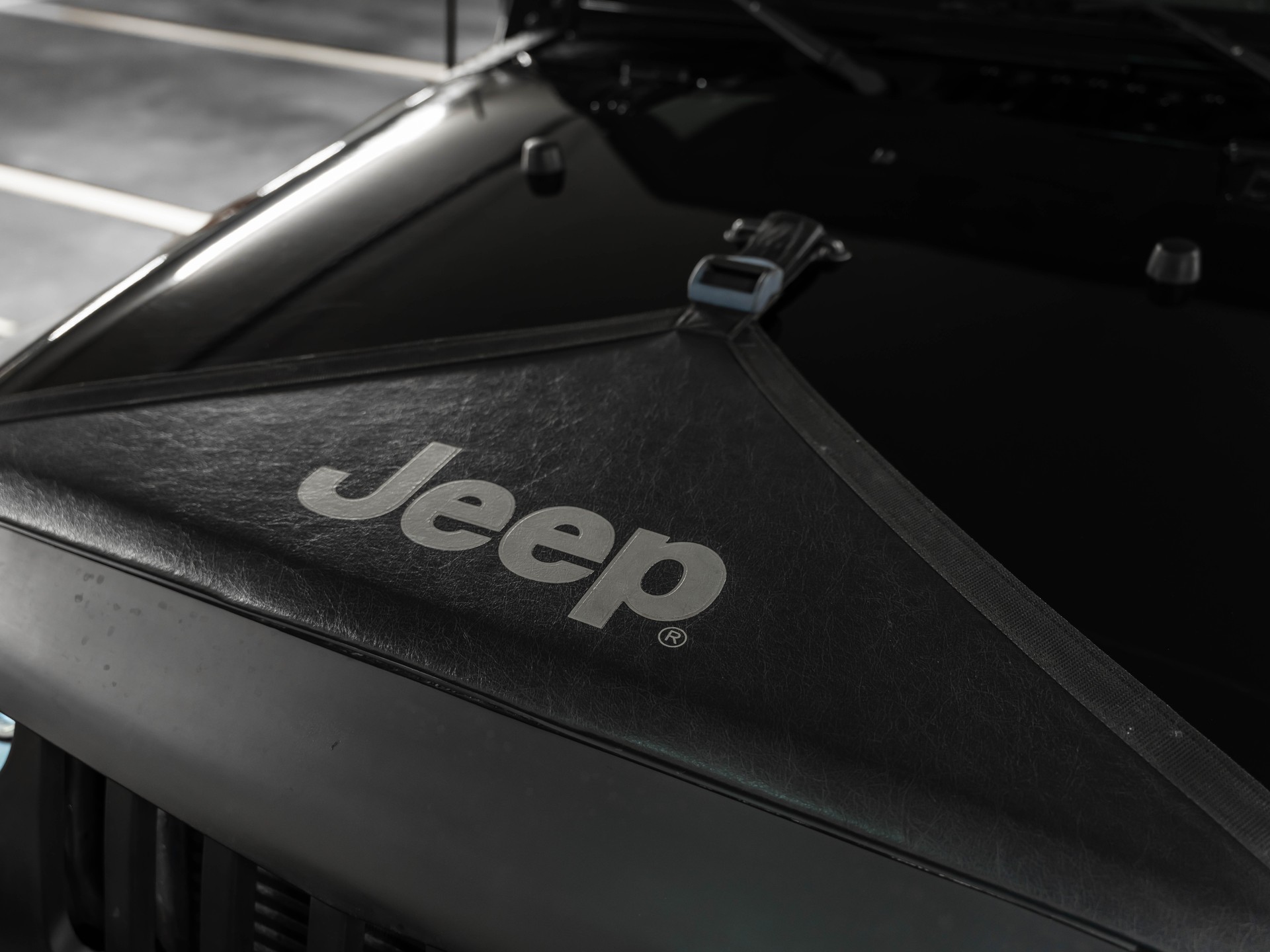 JEEP Wrangler 2.8 CRD Sport Automatic-showroom-element-2