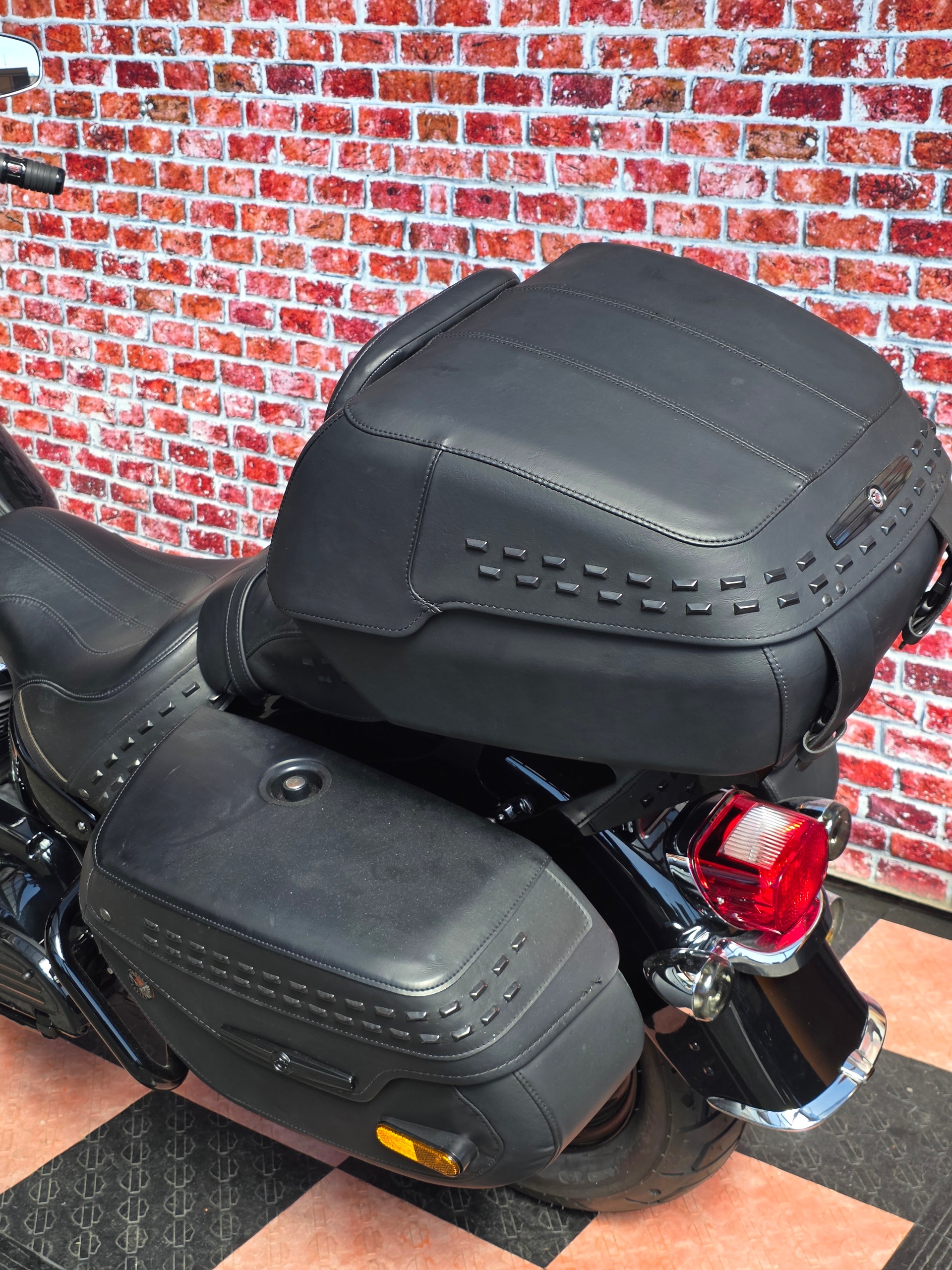 HARLEY-DAVIDSON FLHCS Heritage Classic 114 ABS-image-7