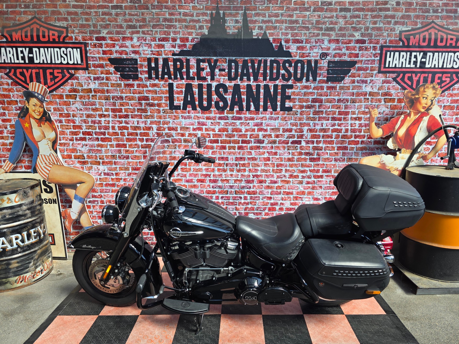 HARLEY-DAVIDSON FLHCS Heritage Classic 114 ABS-image-1