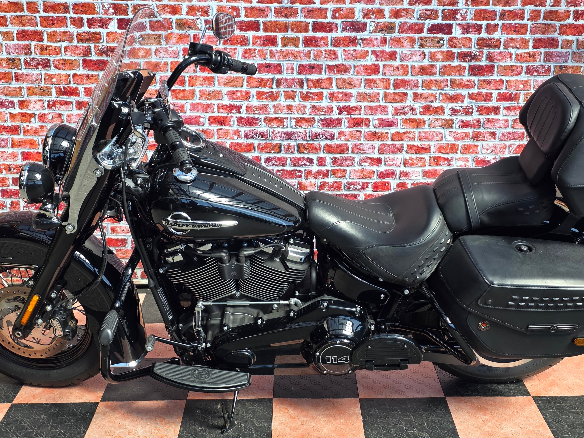 HARLEY-DAVIDSON FLHCS Heritage Classic 114 ABS-image-3