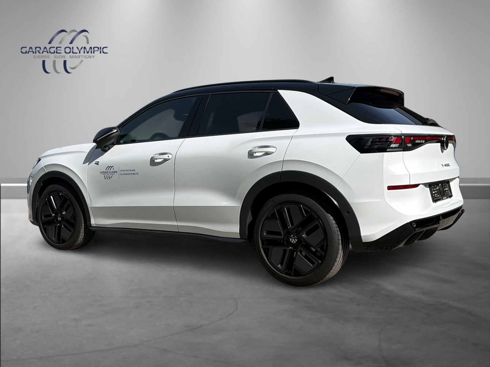 VW T-Roc 1.5 eTSI mHEV R-Line DSG-showroom-element-3