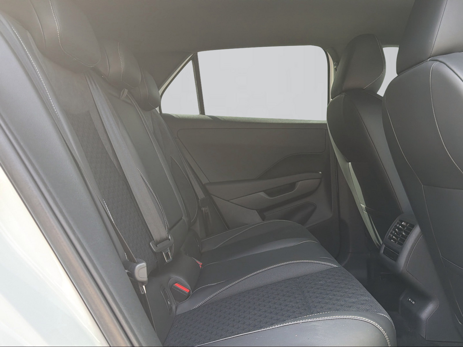 VW T-Roc 1.5 eTSI mHEV R-Line DSG-image-7