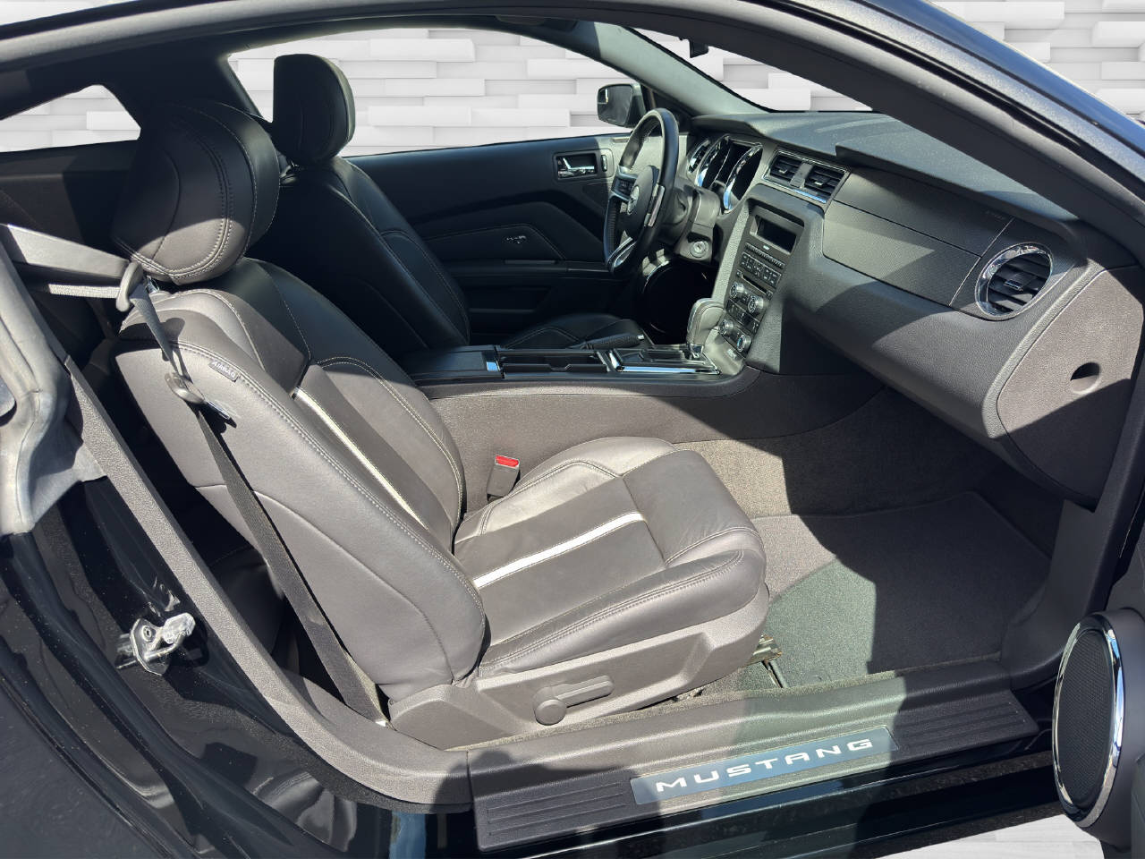 FORD Mustang Coupé 5.0 V8 GT Black-image-9