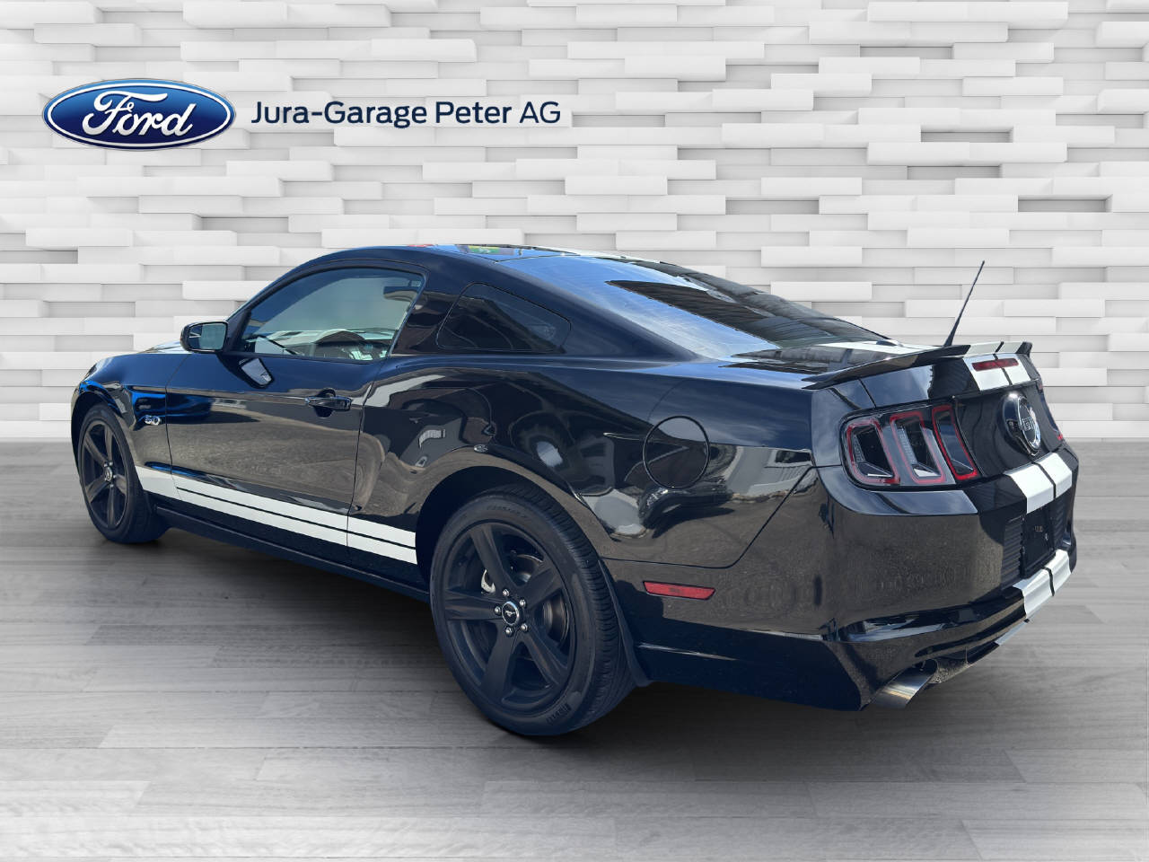 FORD Mustang Coupé 5.0 V8 GT Black-showroom-element-2