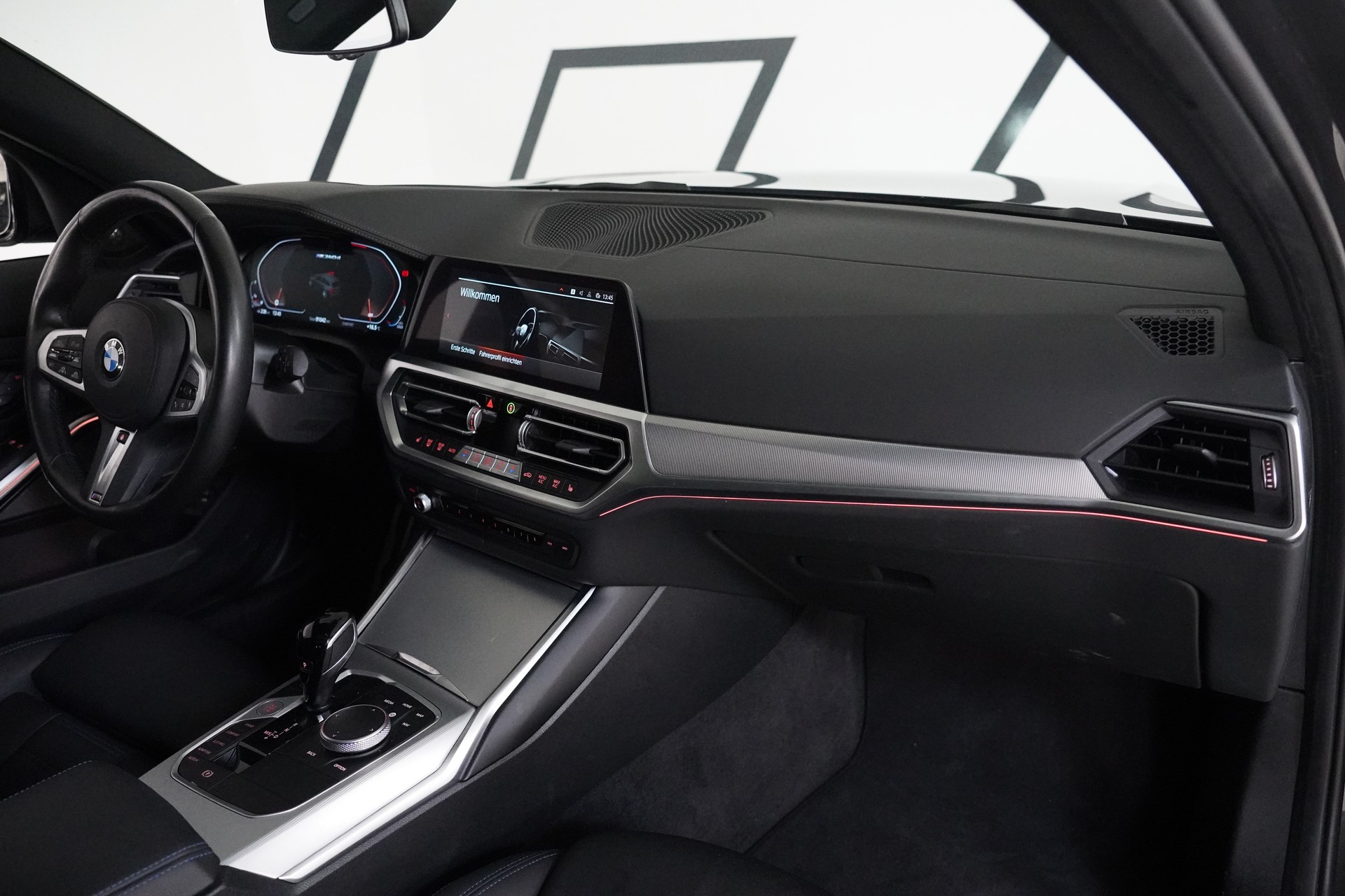 BMW M340d xDrive 48V Touring Steptronic Sport-image-16