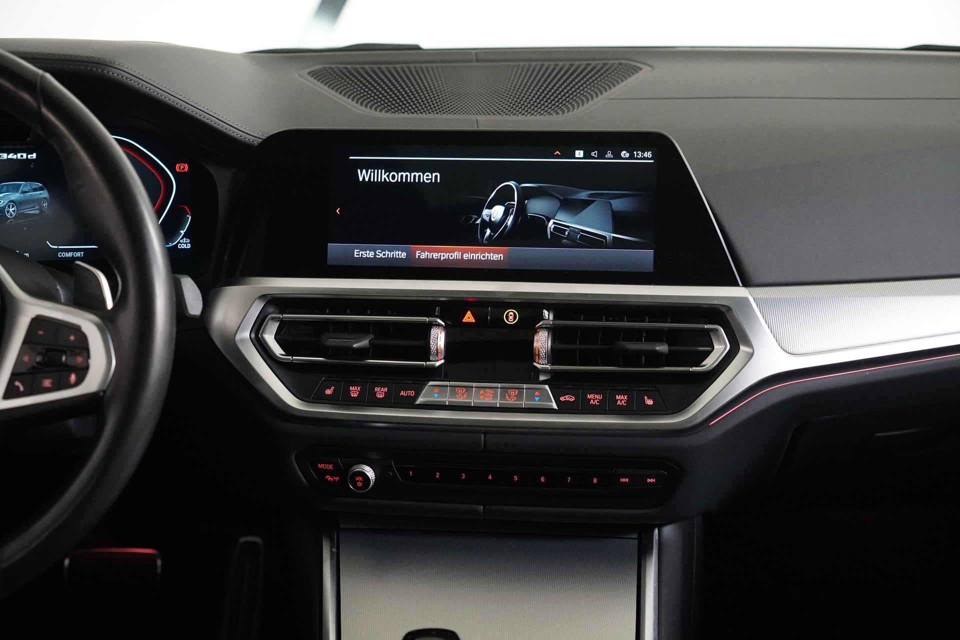 BMW M340d xDrive 48V Touring Steptronic Sport-image-18