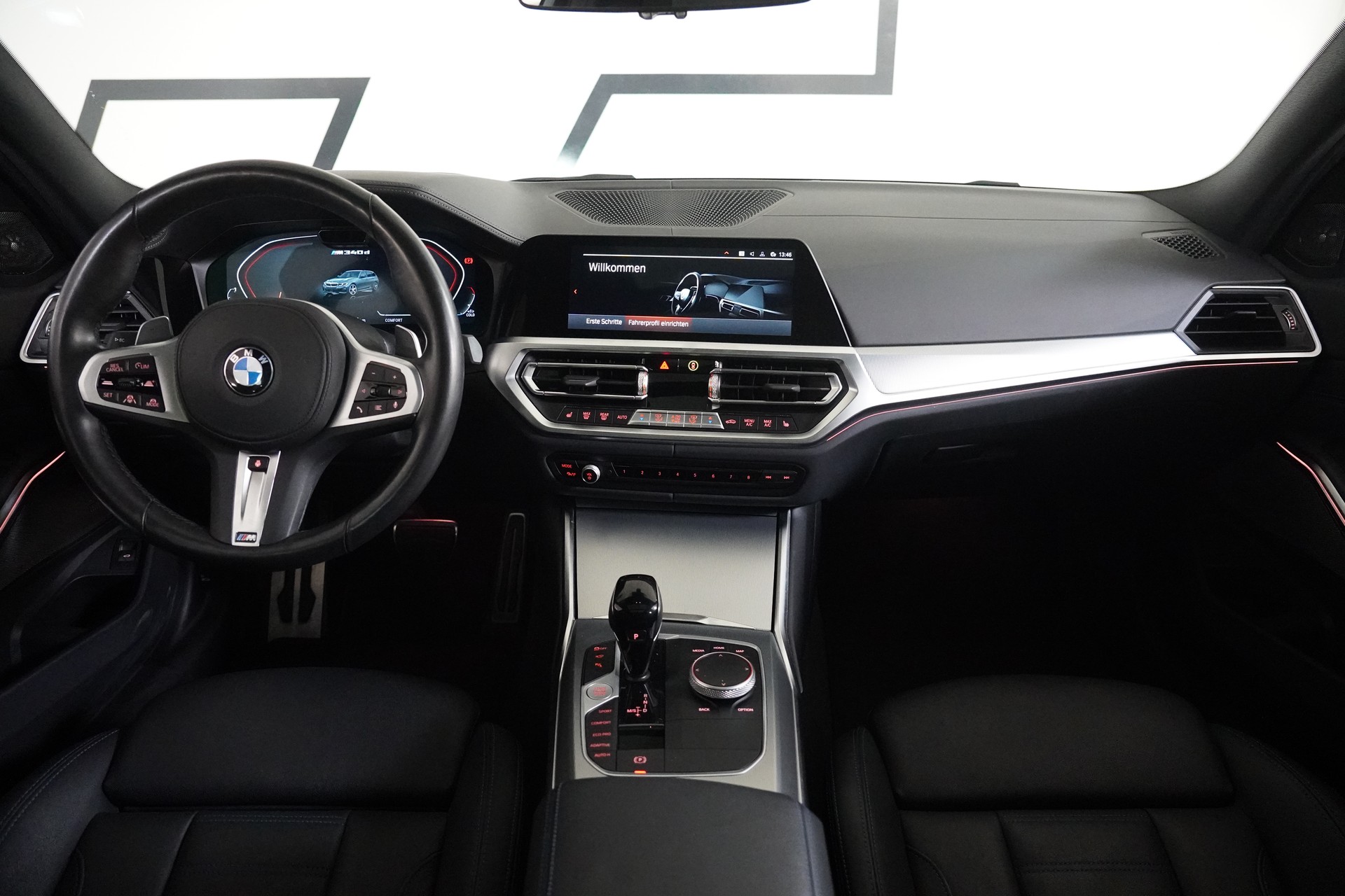 BMW M340d xDrive 48V Touring Steptronic Sport-image-17