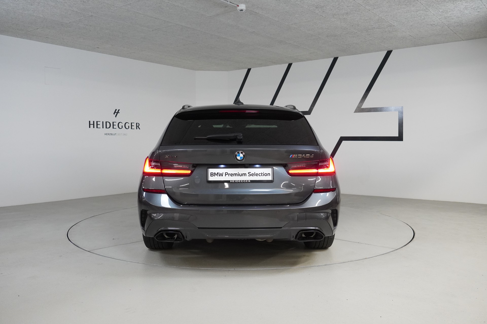 BMW M340d xDrive 48V Touring Steptronic Sport-image-5