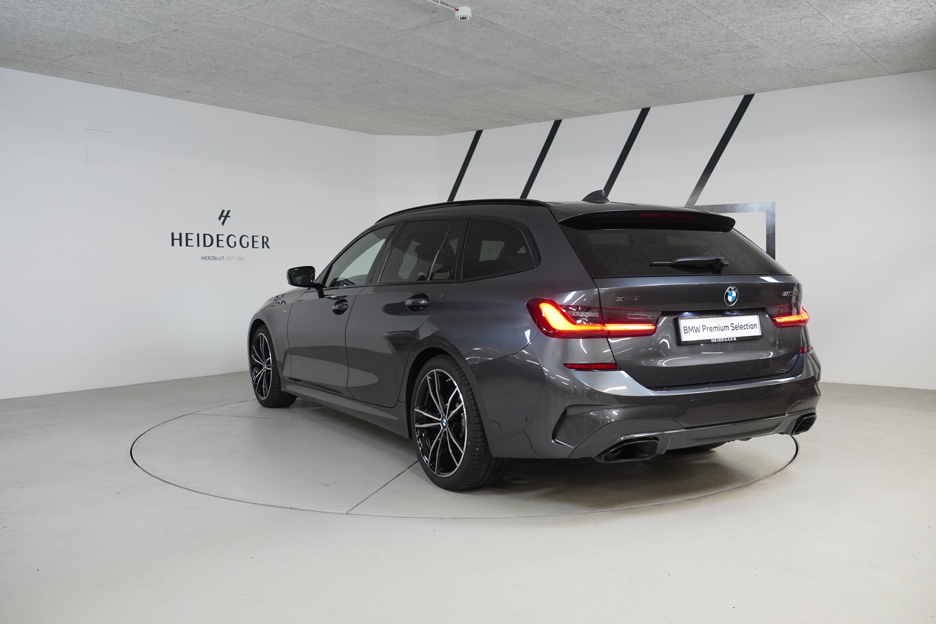 BMW M340d xDrive 48V Touring Steptronic Sport-image-4