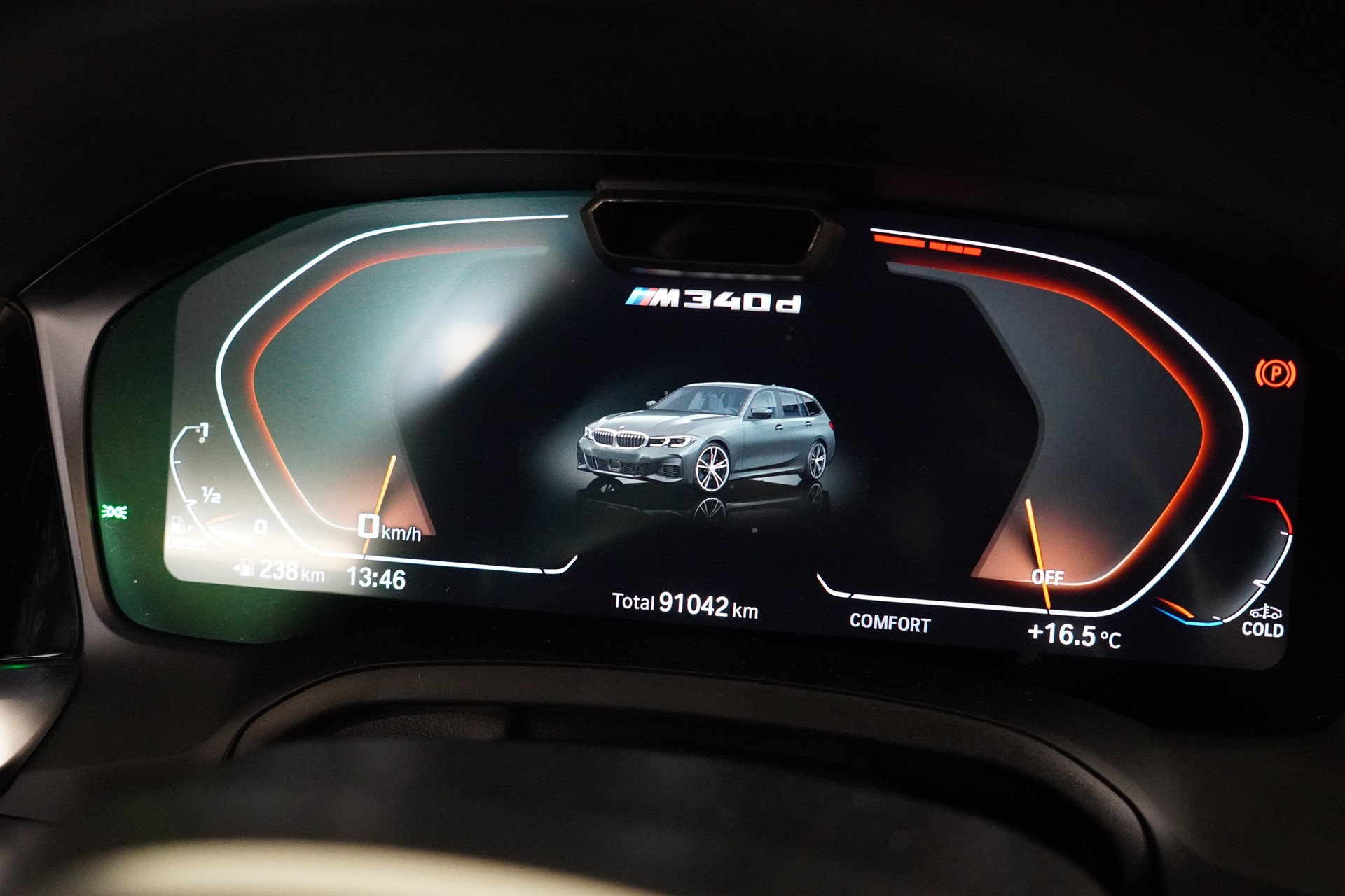 BMW M340d xDrive 48V Touring Steptronic Sport-image-21