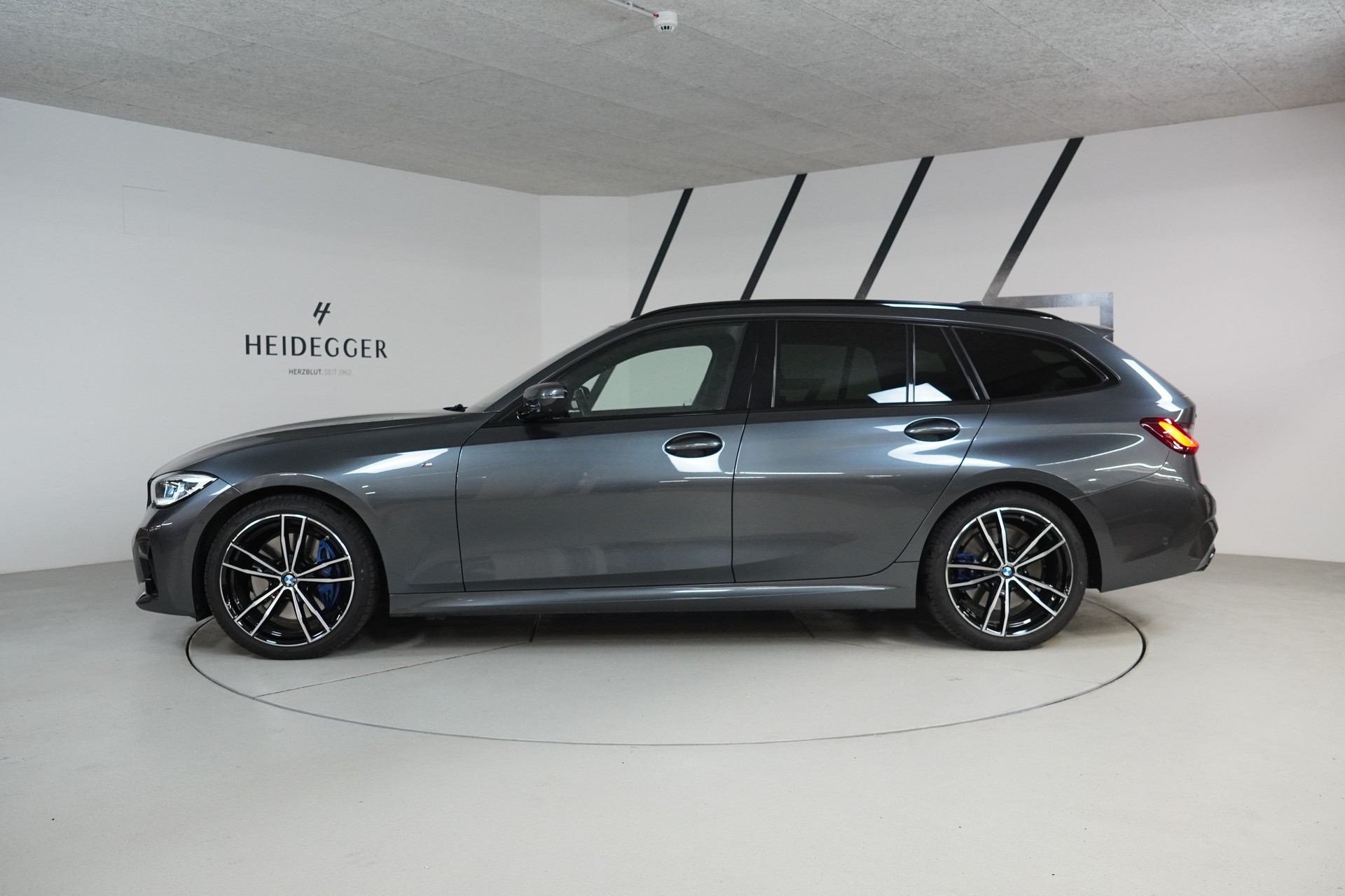BMW M340d xDrive 48V Touring Steptronic Sport-showroom-element-3