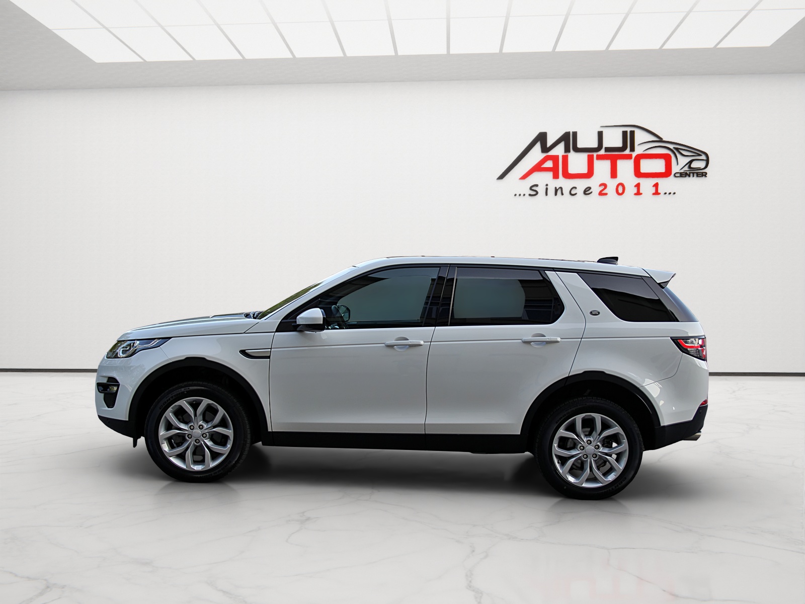 LAND ROVER Discovery Sport 2.0 TD4 SE AT9-showroom-element-1