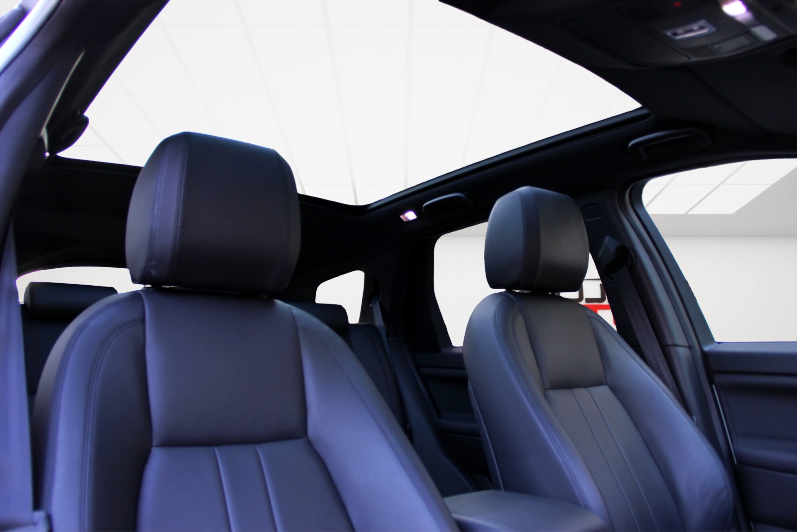 LAND ROVER Discovery Sport 2.0 TD4 SE AT9-image-13