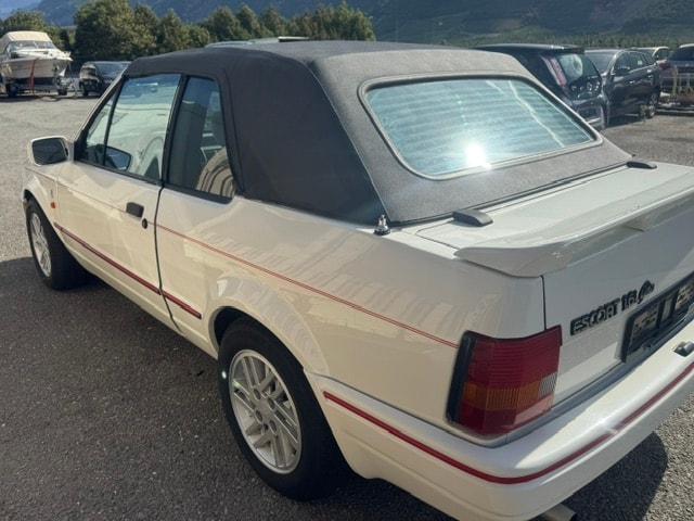 FORD Escort 1600i Ghia-image-2