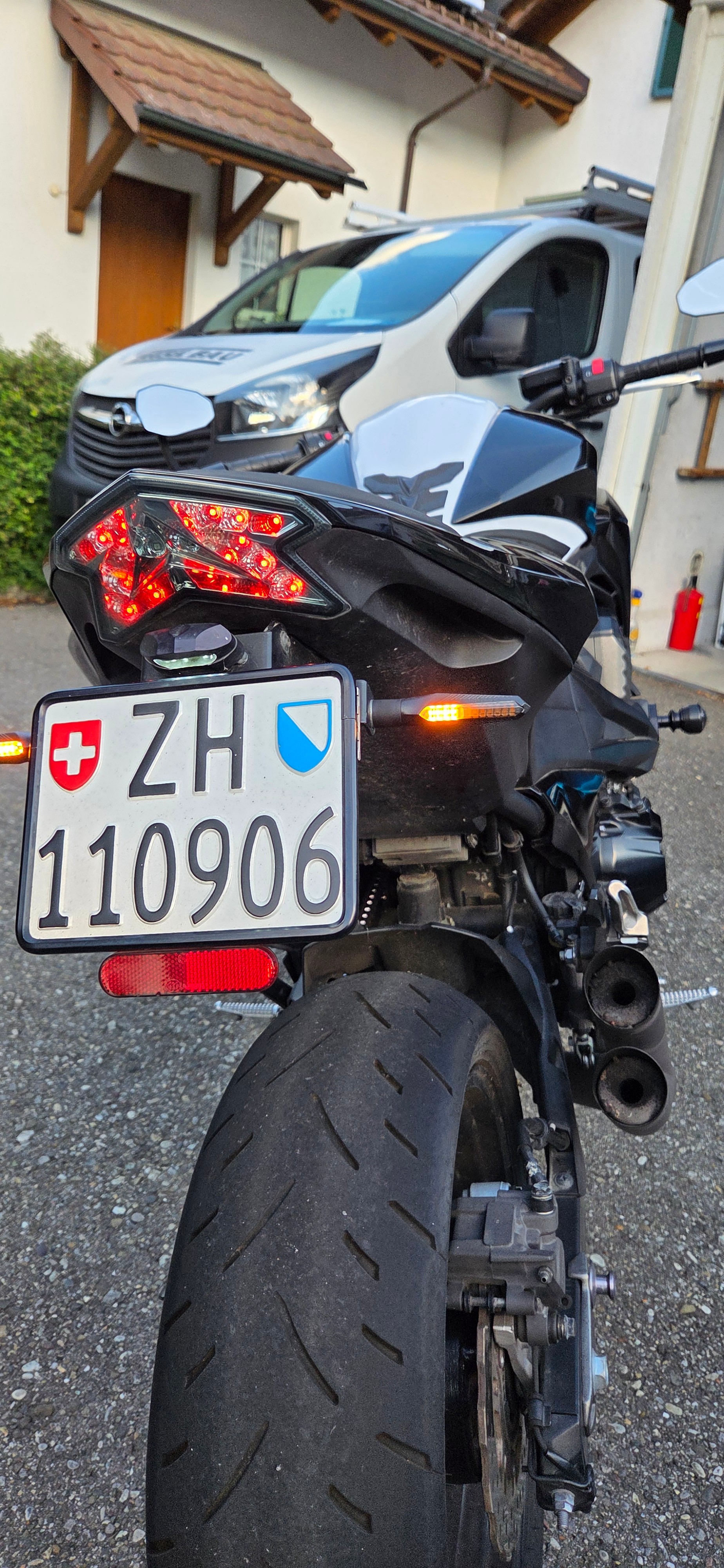 KAWASAKI Z 800 e version ABS-image-5