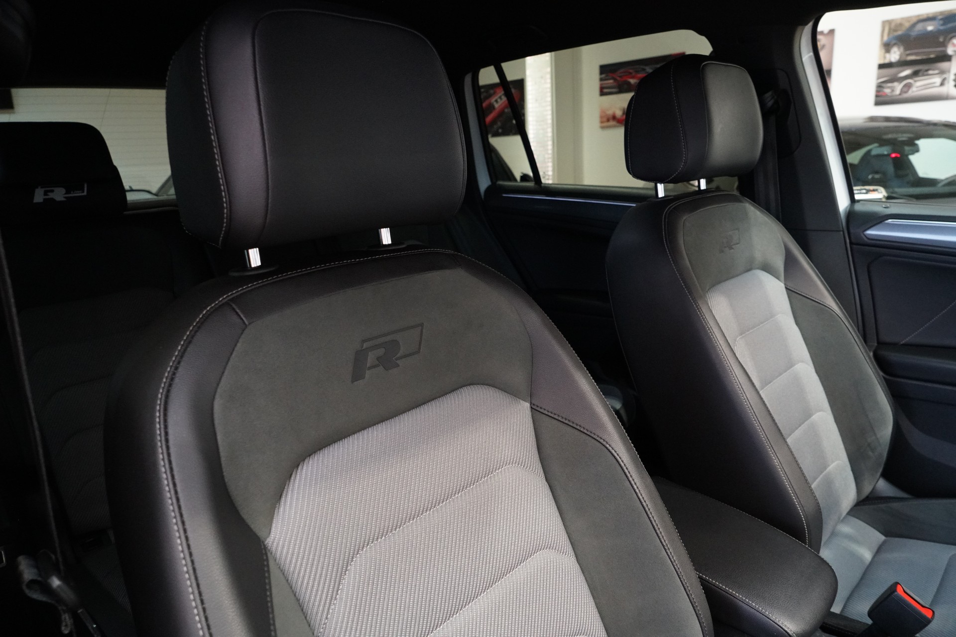 VW Tiguan 2.0 TDI SCR R-Line 4Motion DSG-image-19