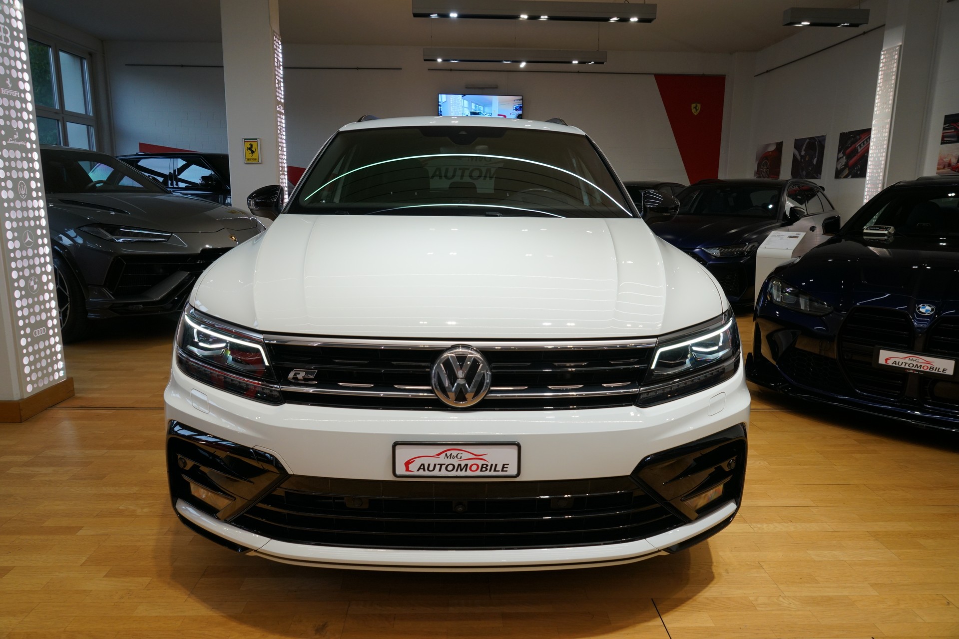 VW Tiguan 2.0 TDI SCR R-Line 4Motion DSG-showroom-element-1