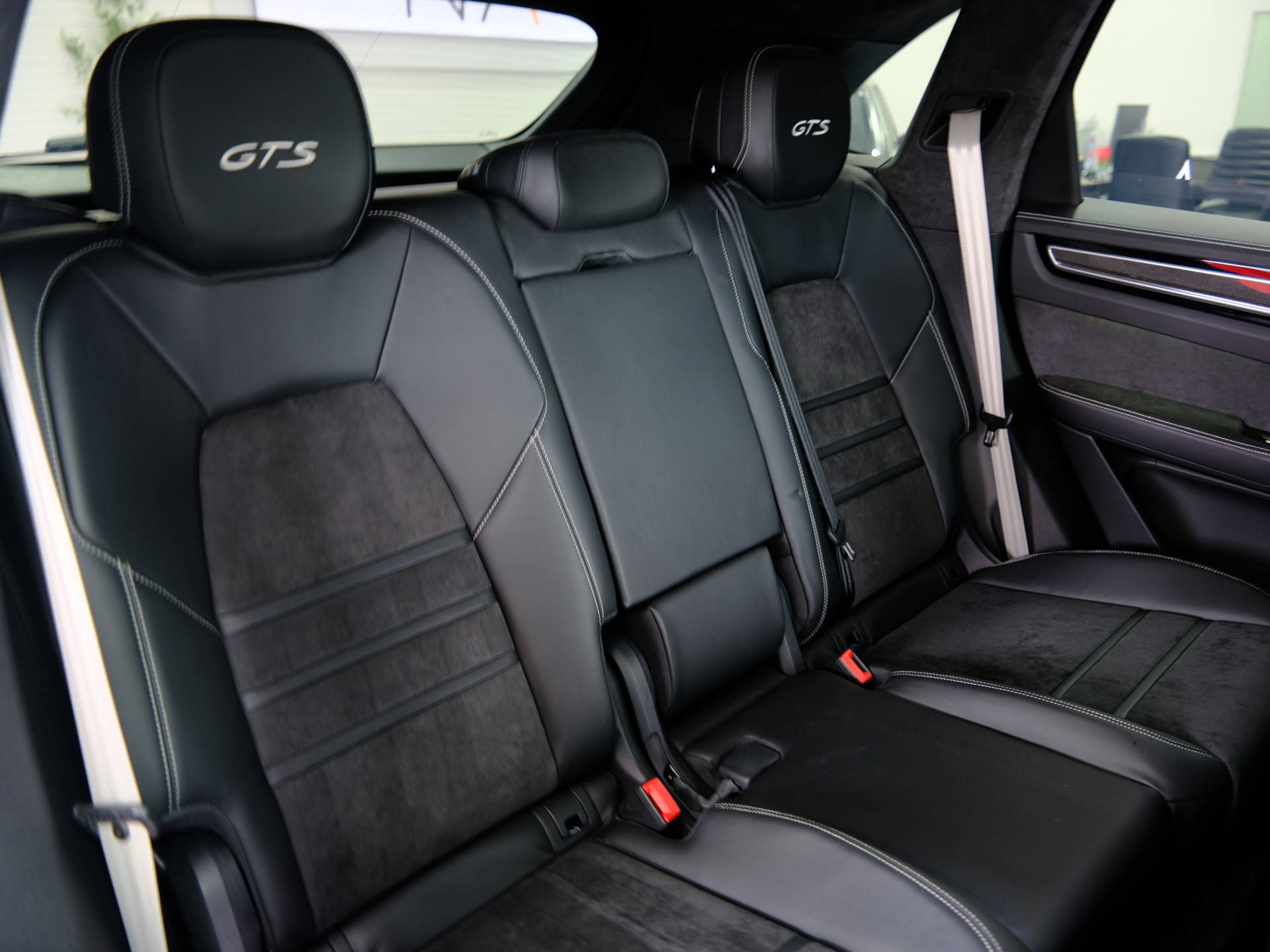 PORSCHE Cayenne GTS *Burmester* *360° Kamera* *Approved Garantie*-image-25