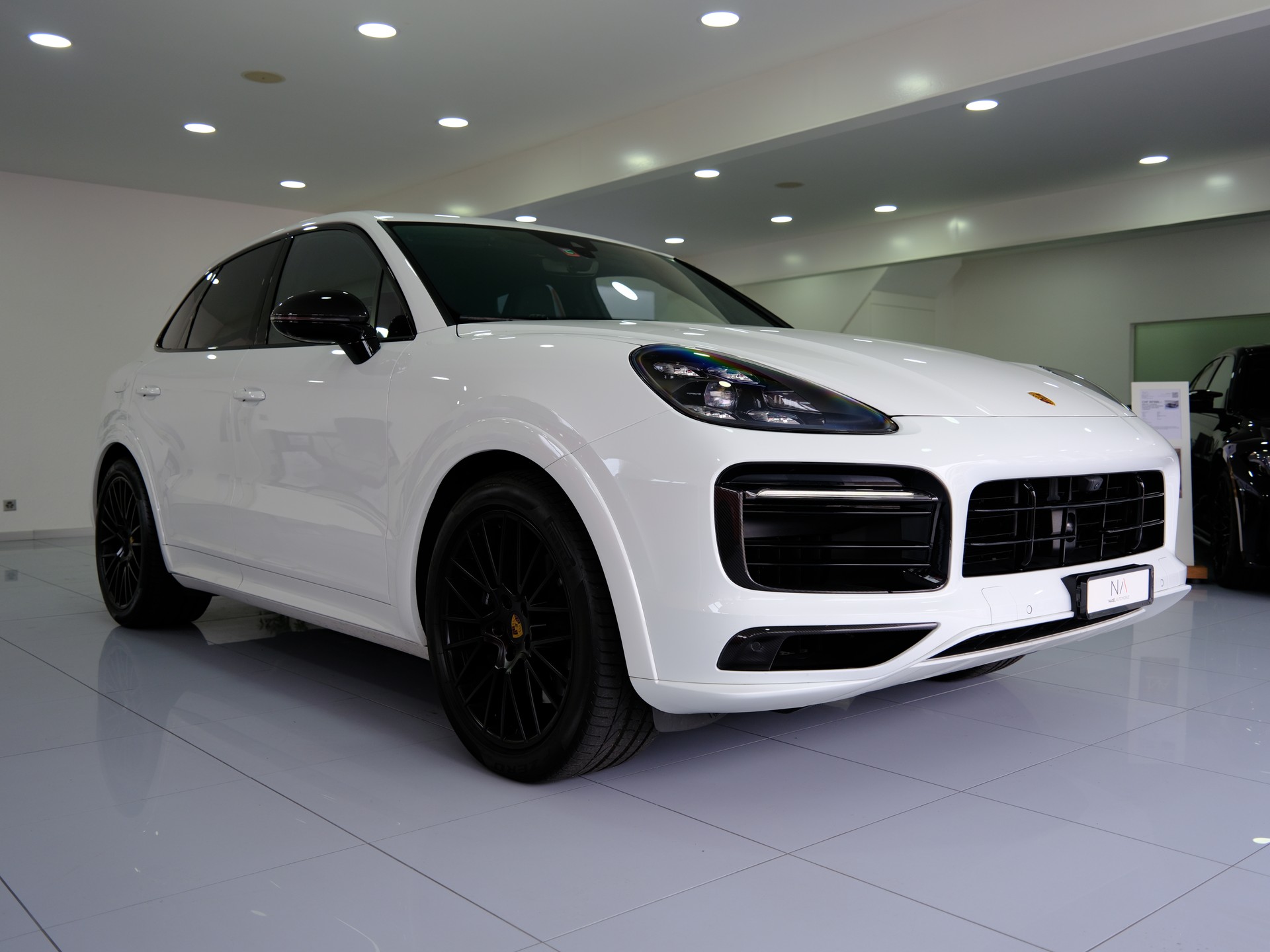 PORSCHE Cayenne GTS *Burmester* *360° Kamera*-showroom-element-1