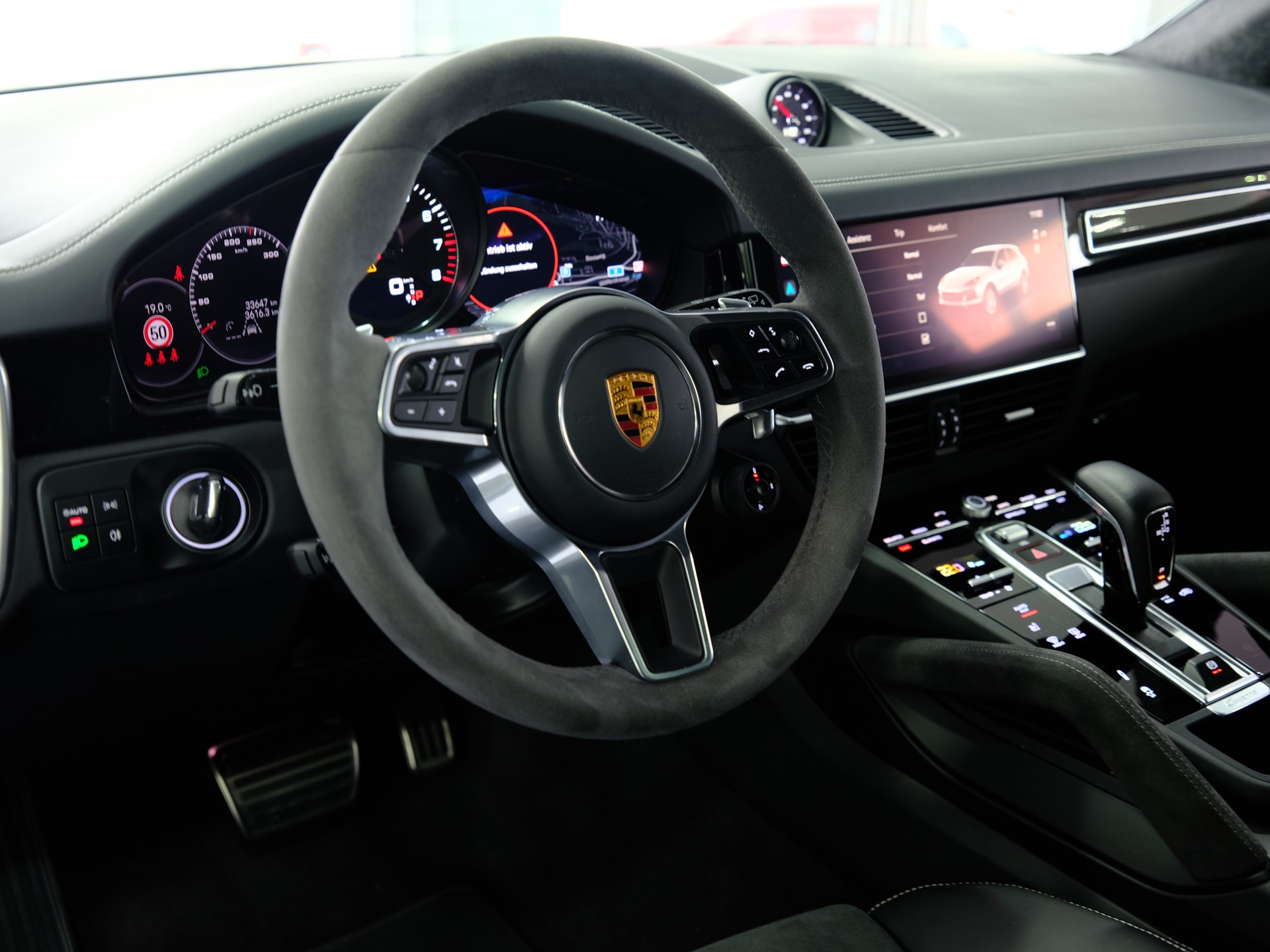 PORSCHE Cayenne GTS *Burmester* *360° Kamera* *Approved Garantie*-image-16