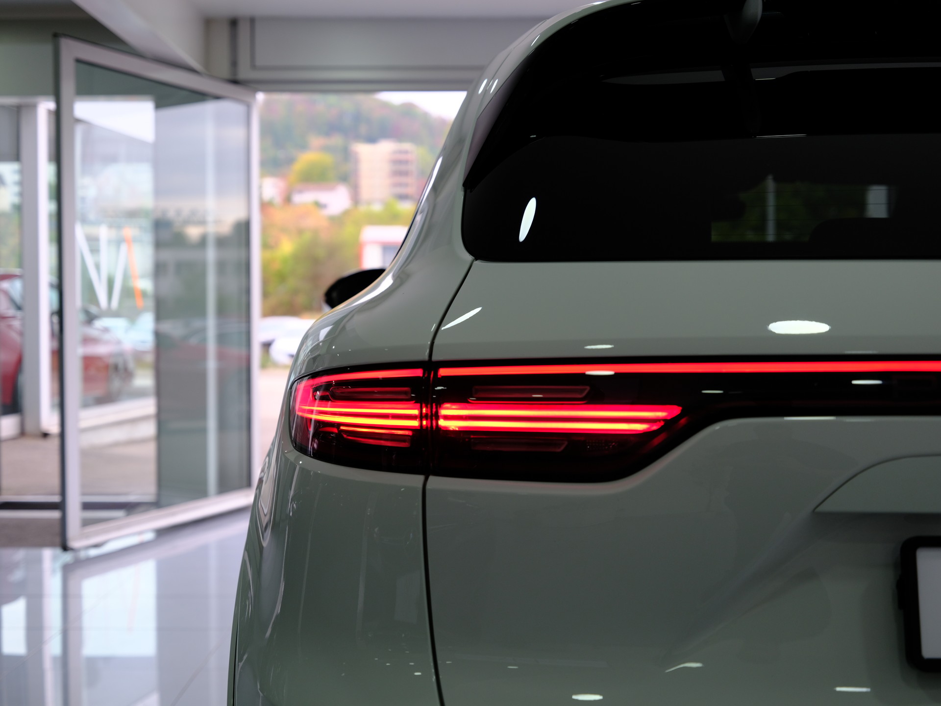 PORSCHE Cayenne GTS *Burmester* *360° Kamera* *Approved Garantie*-image-13