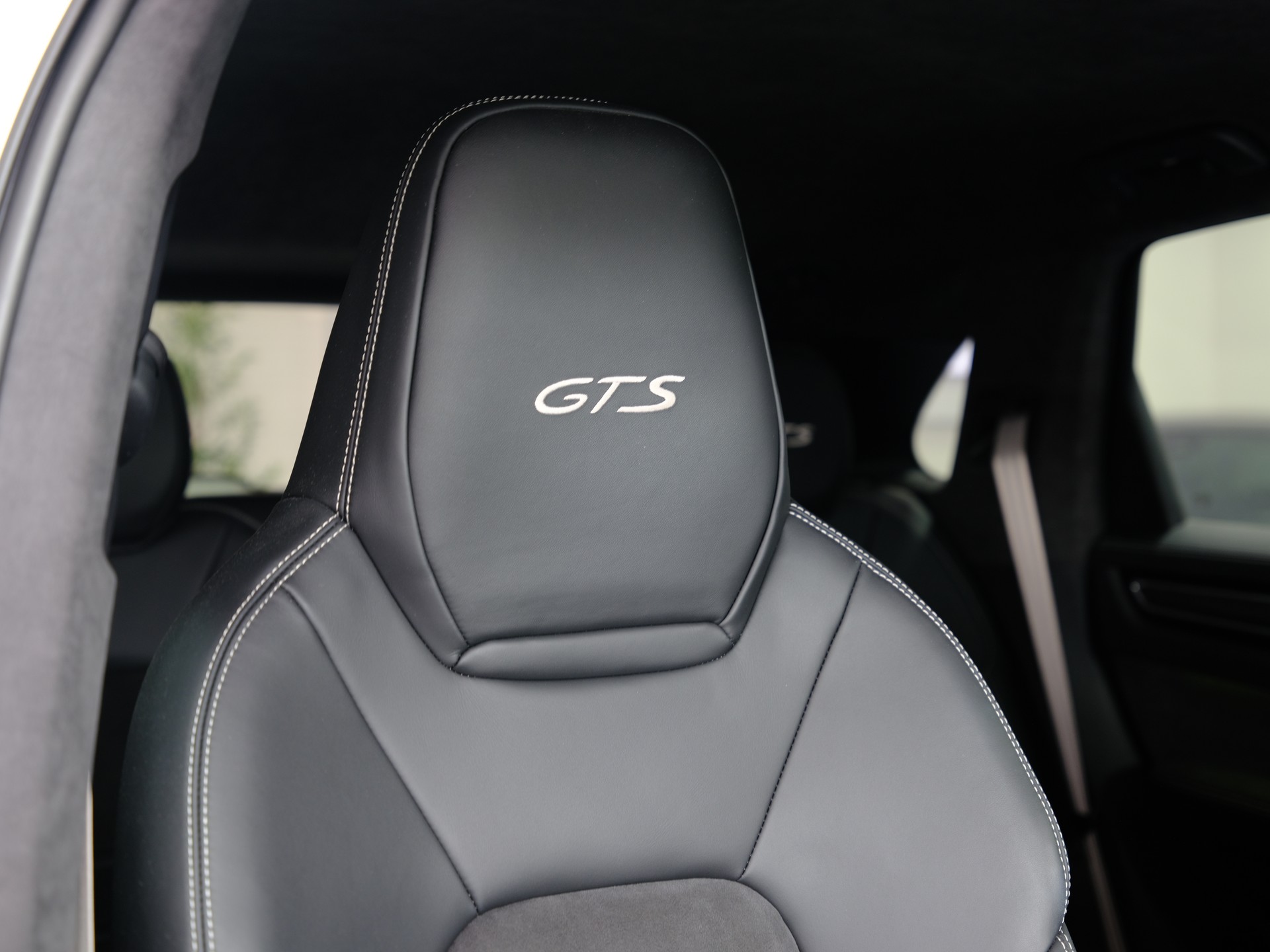 PORSCHE Cayenne GTS *Burmester* *360° Kamera* *Approved Garantie*-image-23