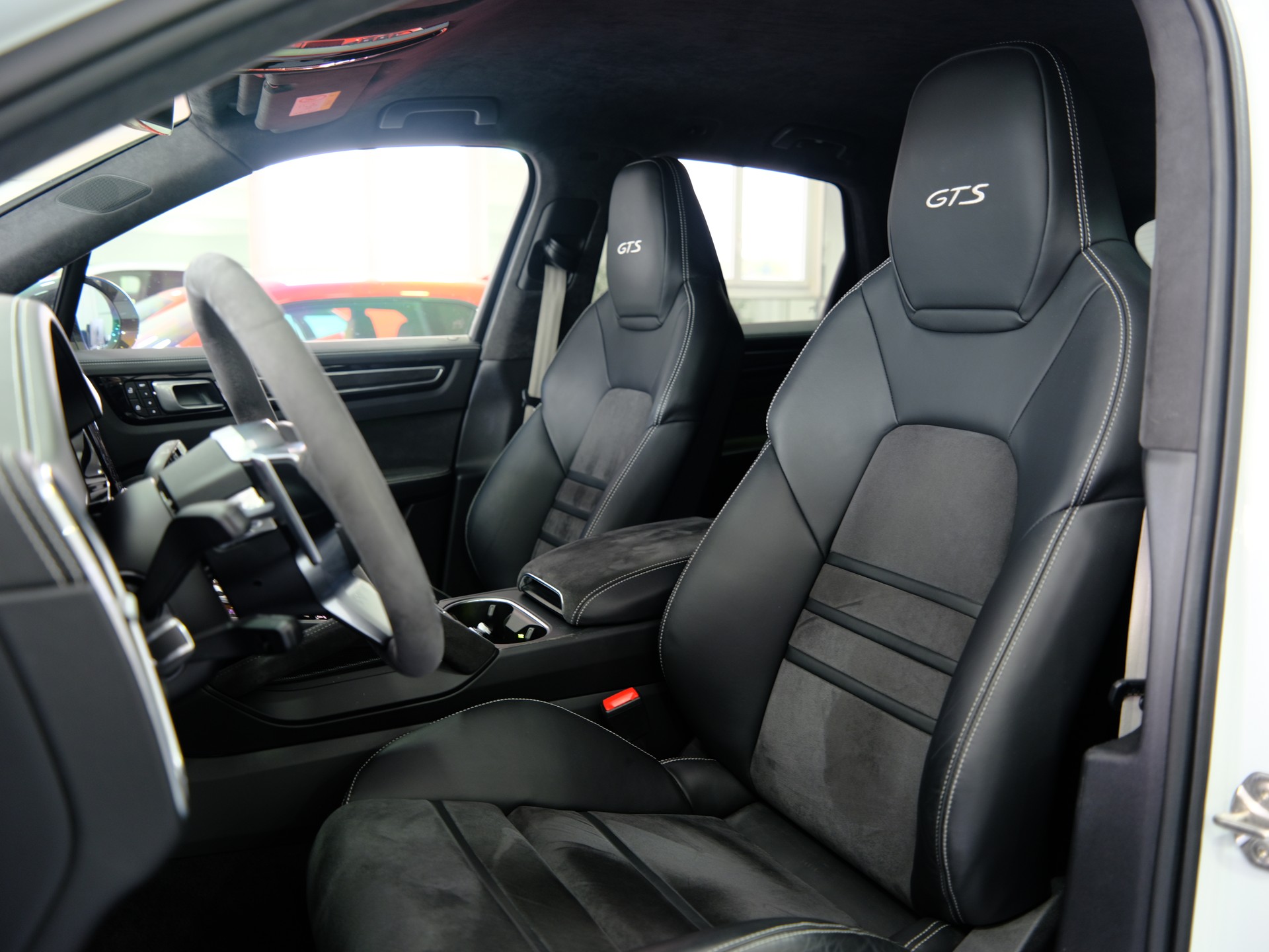 PORSCHE Cayenne GTS *Burmester* *360° Kamera* *Approved Garantie*-image-19
