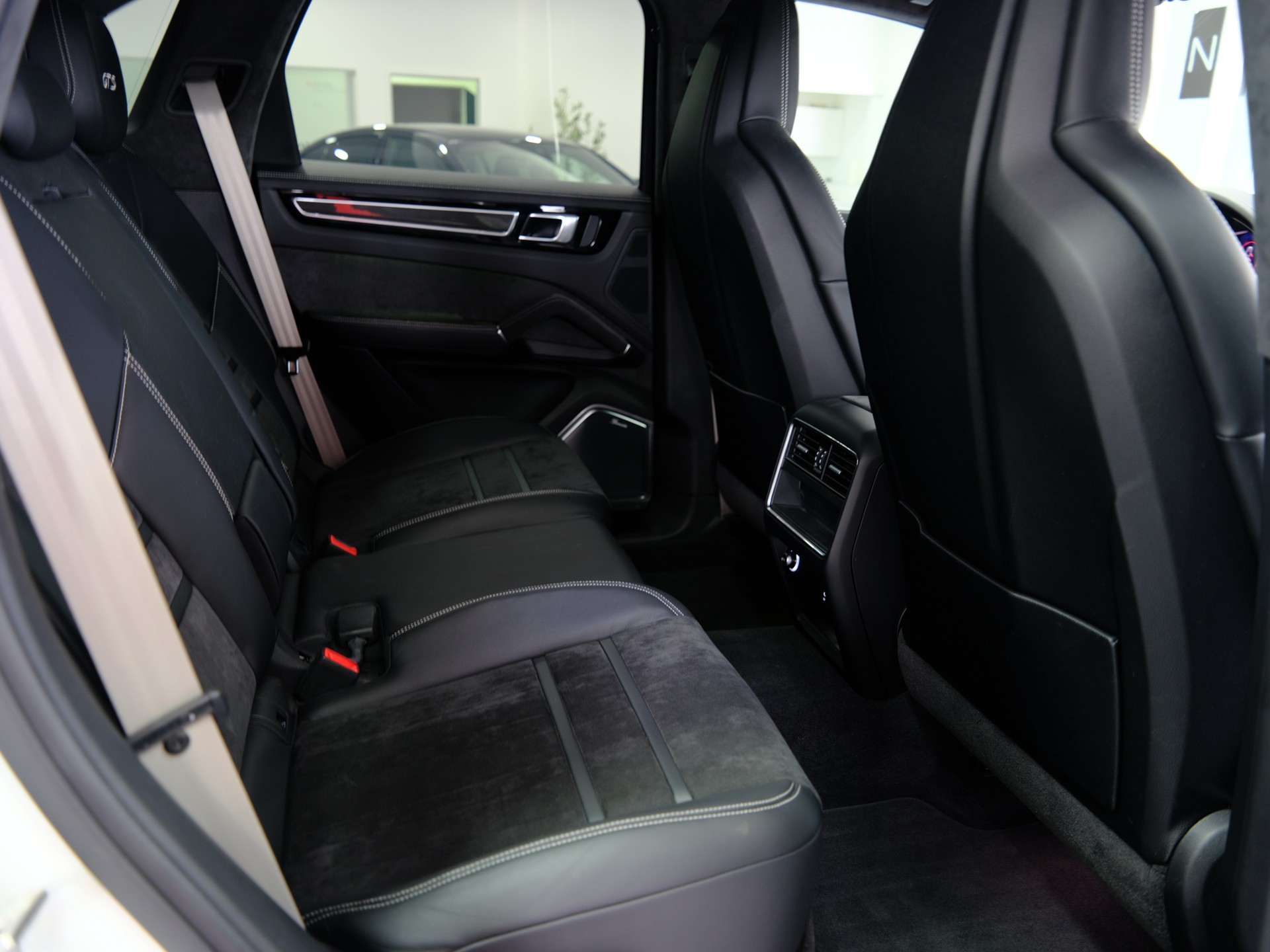 PORSCHE Cayenne GTS *Burmester* *360° Kamera* *Approved Garantie*-image-24