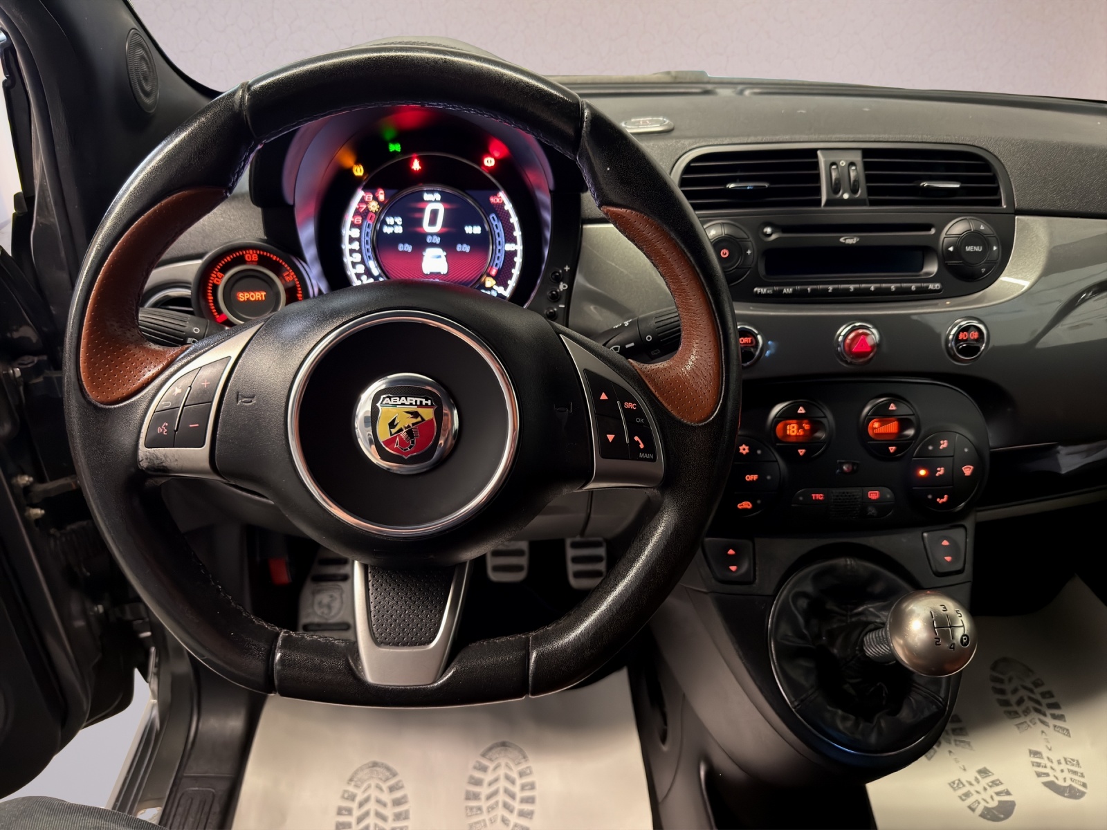 FIAT 595 1.4 16V Turbo Abarth Turismo-image-8
