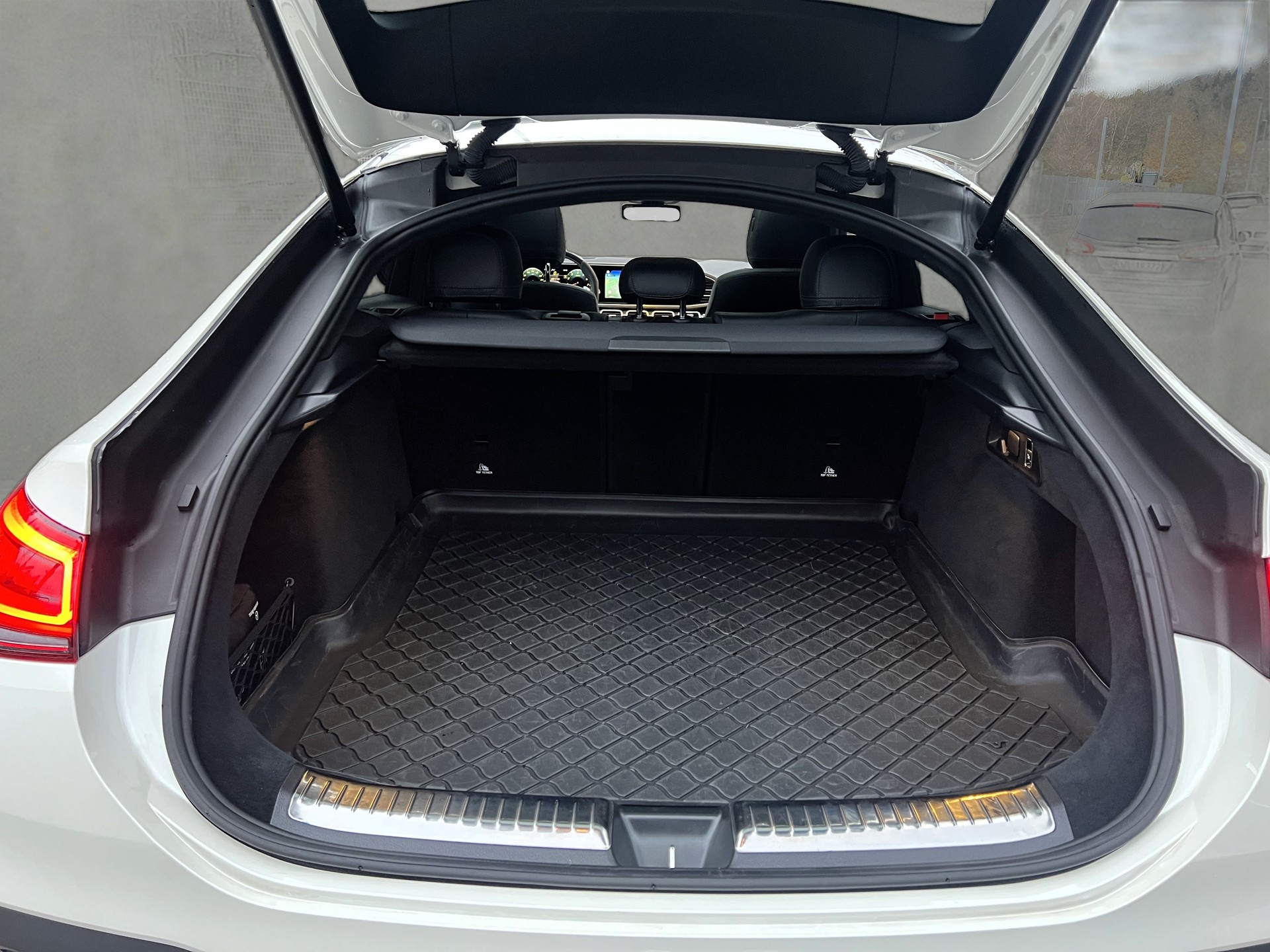 MERCEDES-BENZ GLE Coupé 63 S AMG 4Matic+ Speedshift-image-8