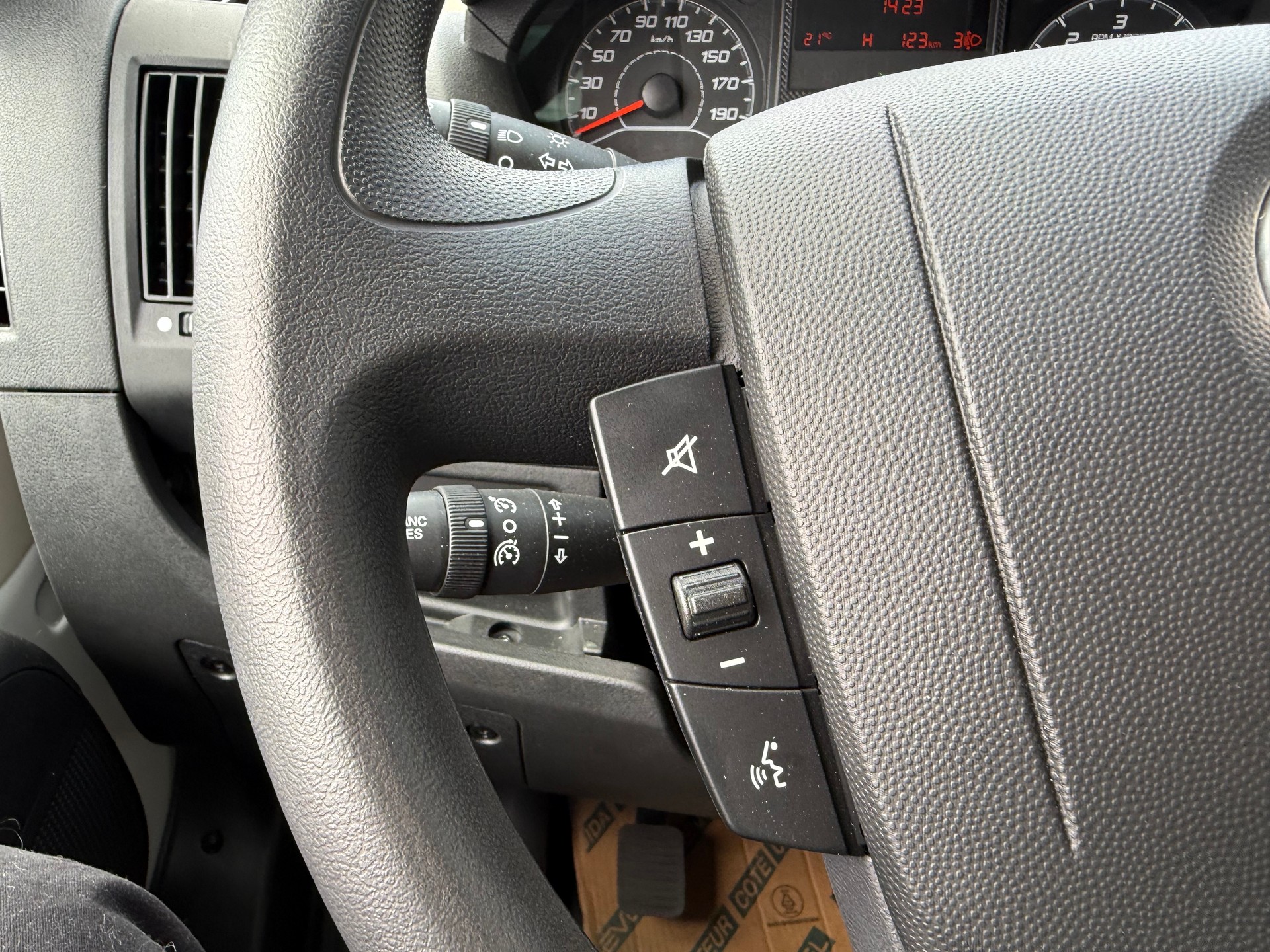 FIAT Ducato 35 L3H2 2.2MTJ 140 PS 7 Sitze 270° Garantie bis 10.2027 / 120'000 km-image-13