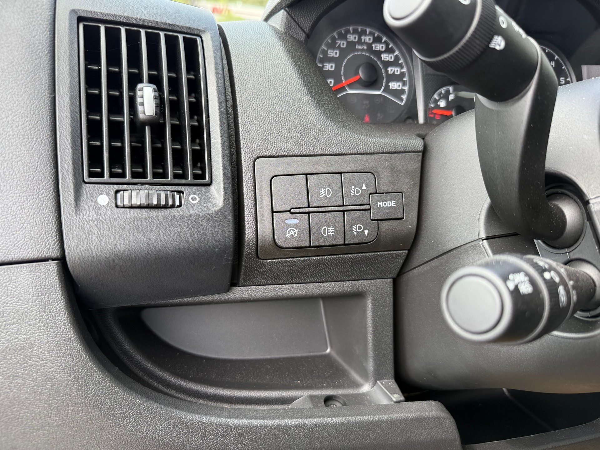 FIAT Ducato 35 L3H2 2.2MTJ 140 PS 7 Sitze 270° Garantie bis 10.2027 / 120'000 km-image-18
