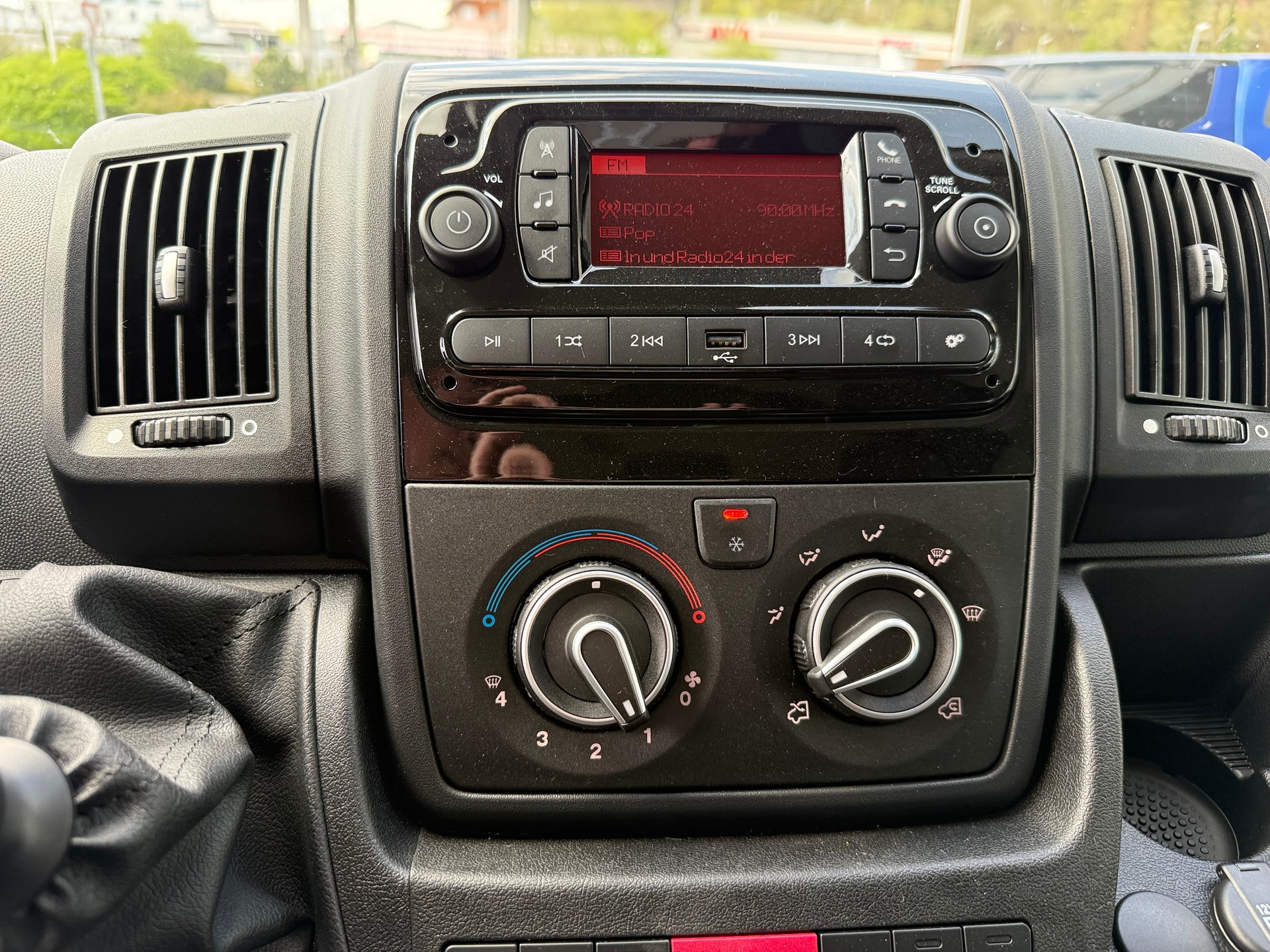 FIAT Ducato 35 L3H2 2.2MTJ 140 PS 7 Sitze 270° Garantie bis 10.2027 / 120'000 km-image-15