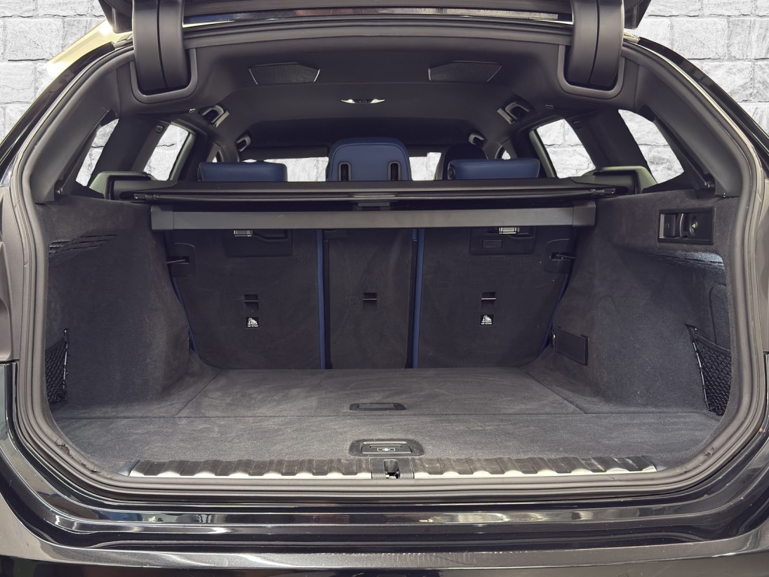 BMW M340i xDrive 48V Touring-image-16