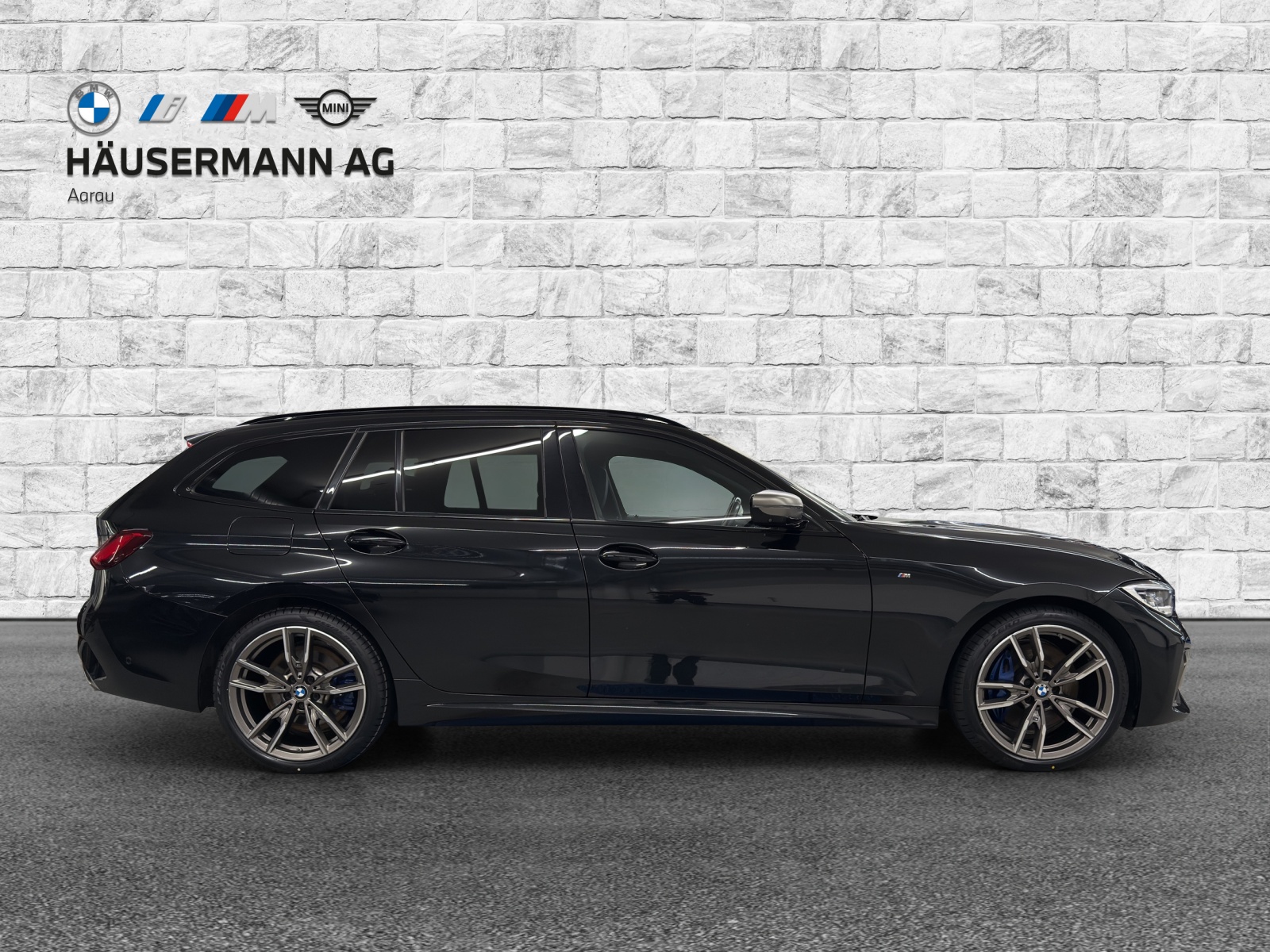 BMW M340i xDrive 48V Touring-showroom-element-3