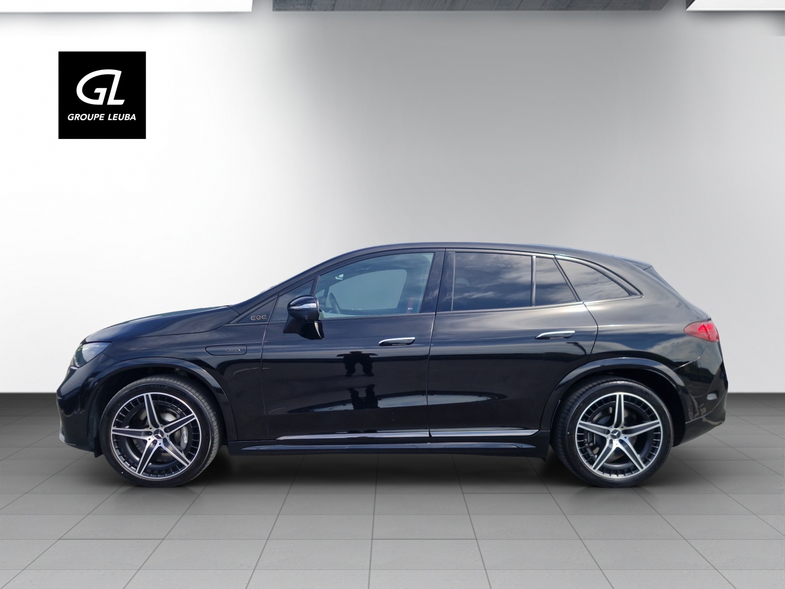 MERCEDES-BENZ EQE SUV AMG 43 4 Matic-image-4
