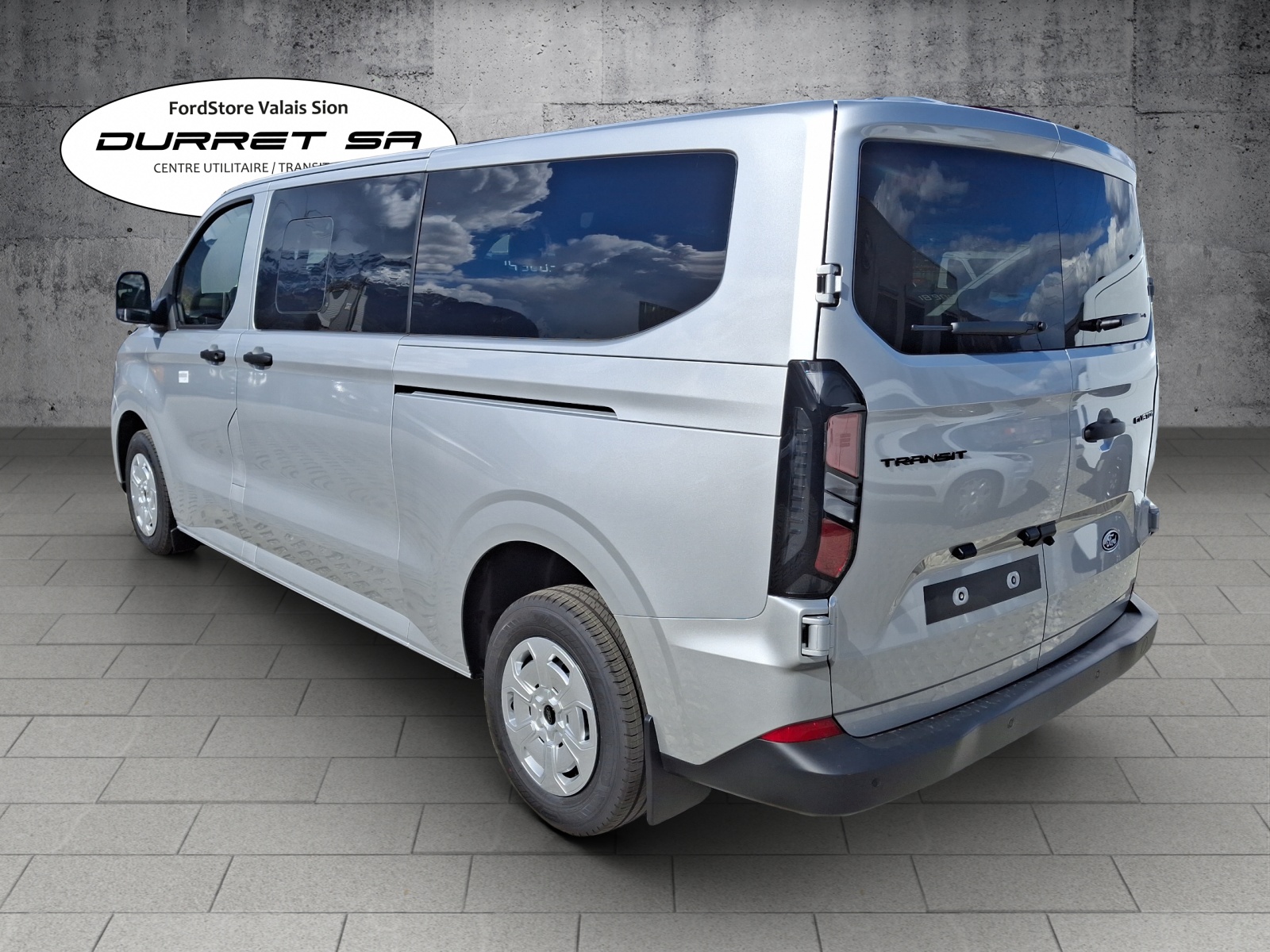 FORD Transit Custom Combi 320 L2H1 Trend Automatique-image-1