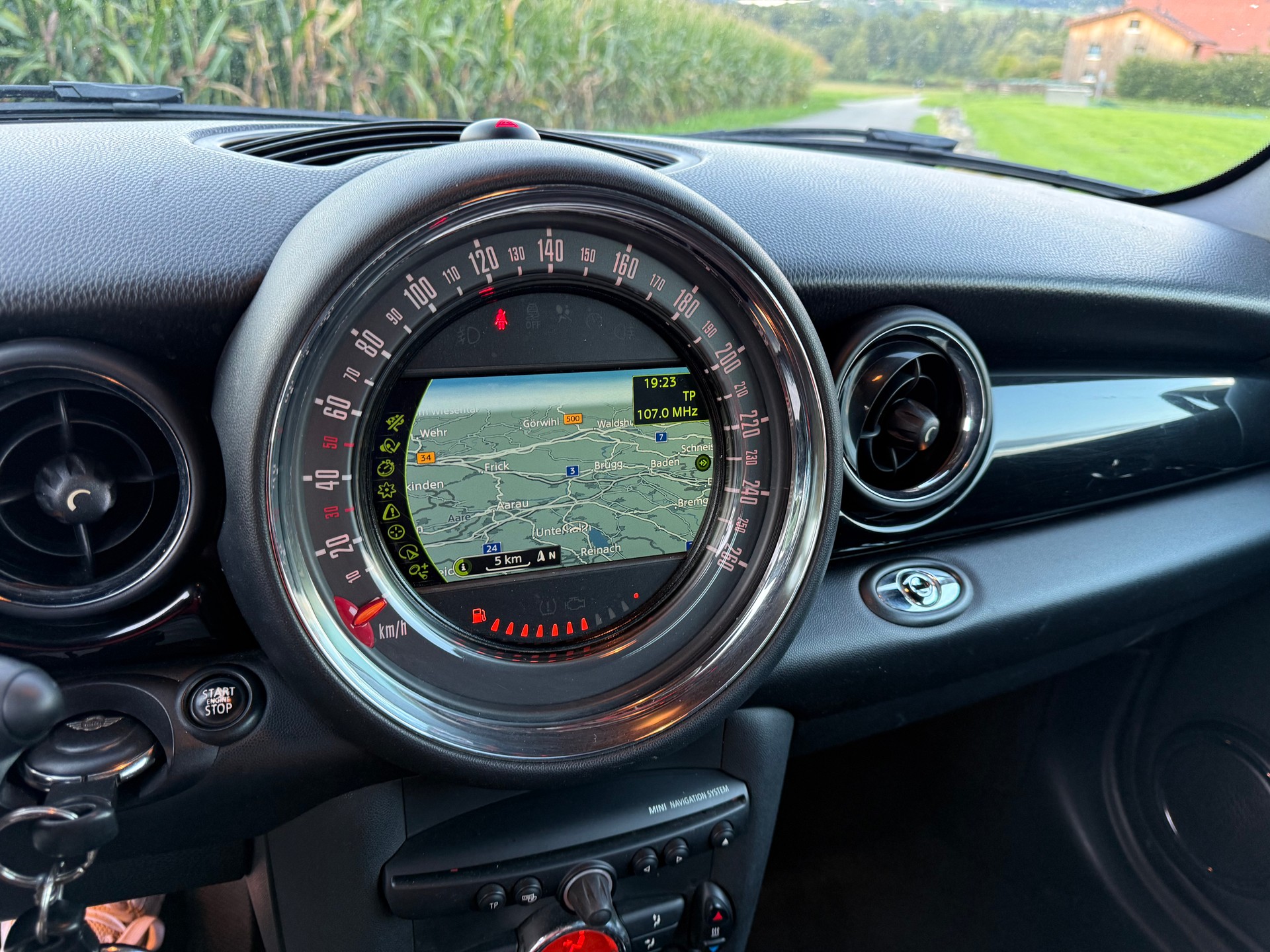 MINI Cooper Cabriolet-image-8
