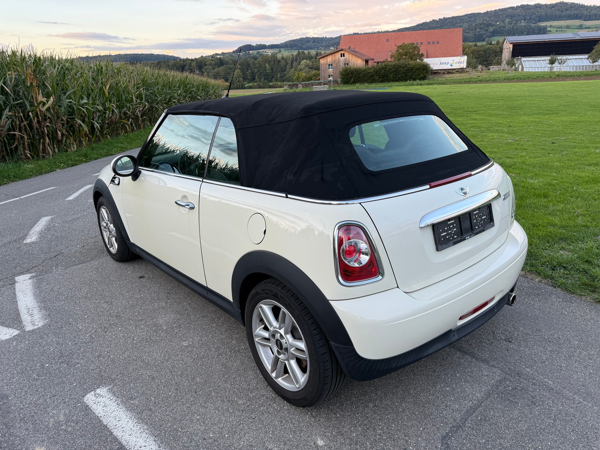 MINI Cooper Cabriolet-image-7