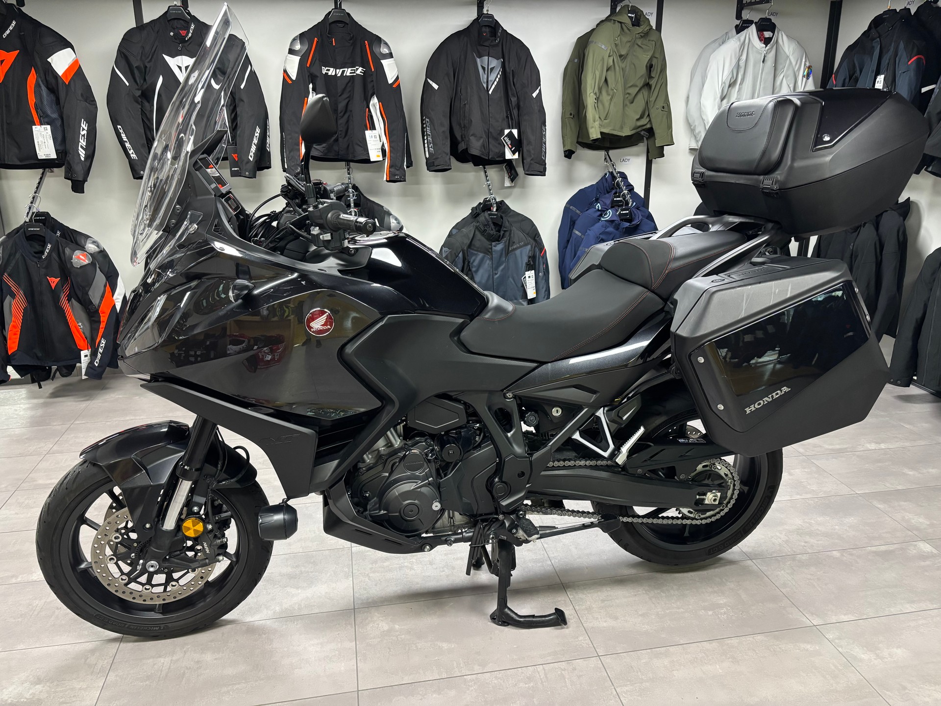 HONDA NT 1100 DCT-image-1