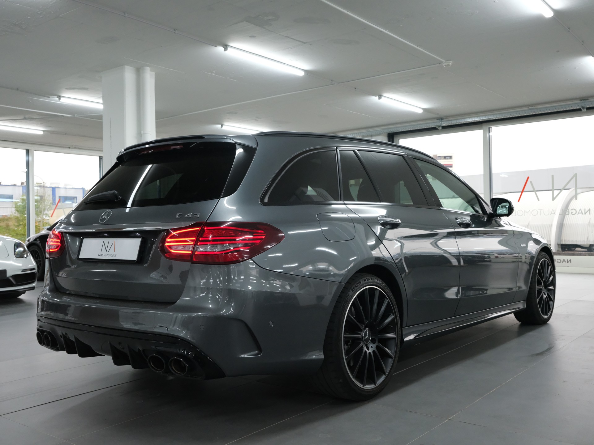 MERCEDES-BENZ C 43 AMG 4Matic 9G-Tronic-showroom-element-2