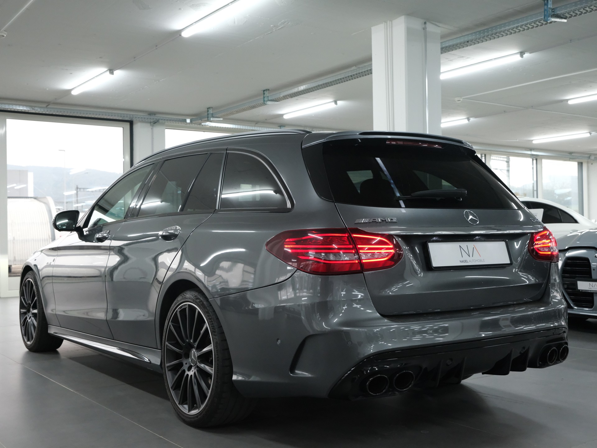 MERCEDES-BENZ C 43 AMG 4Matic 9G-Tronic-image-4