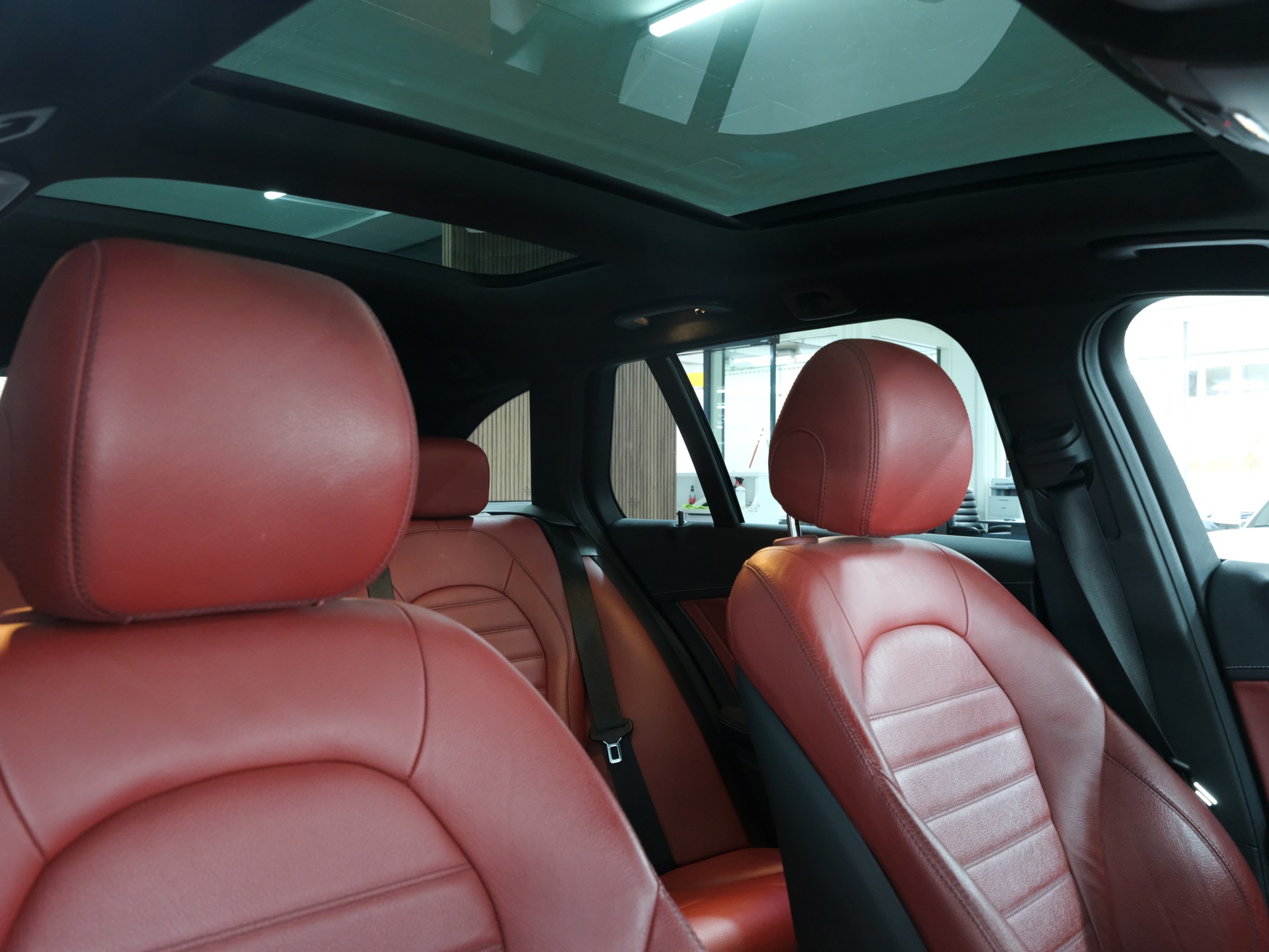 MERCEDES-BENZ C 43 AMG 4Matic 9G-Tronic-image-16