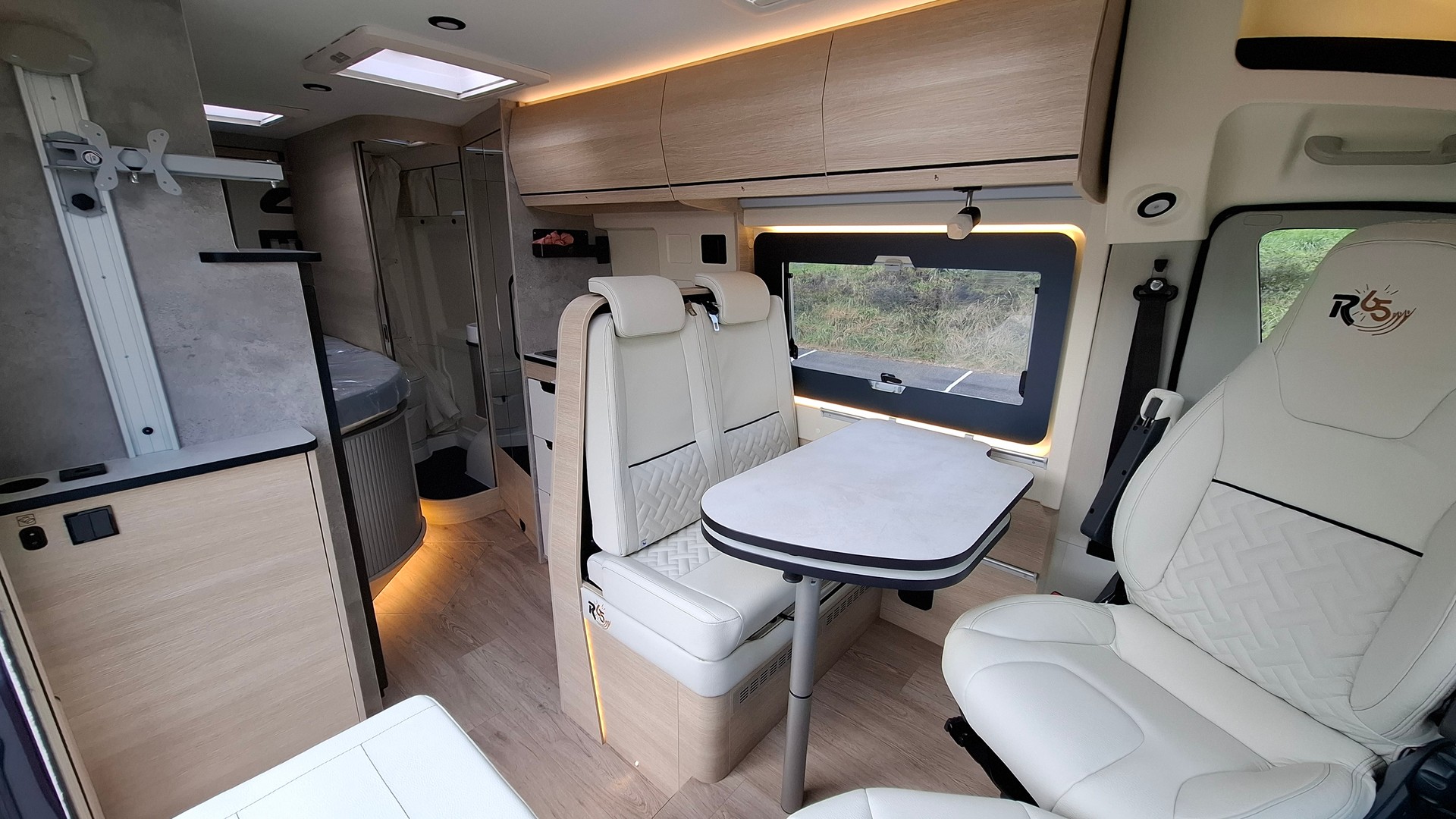 RAPIDO V62 65 ans-image-4