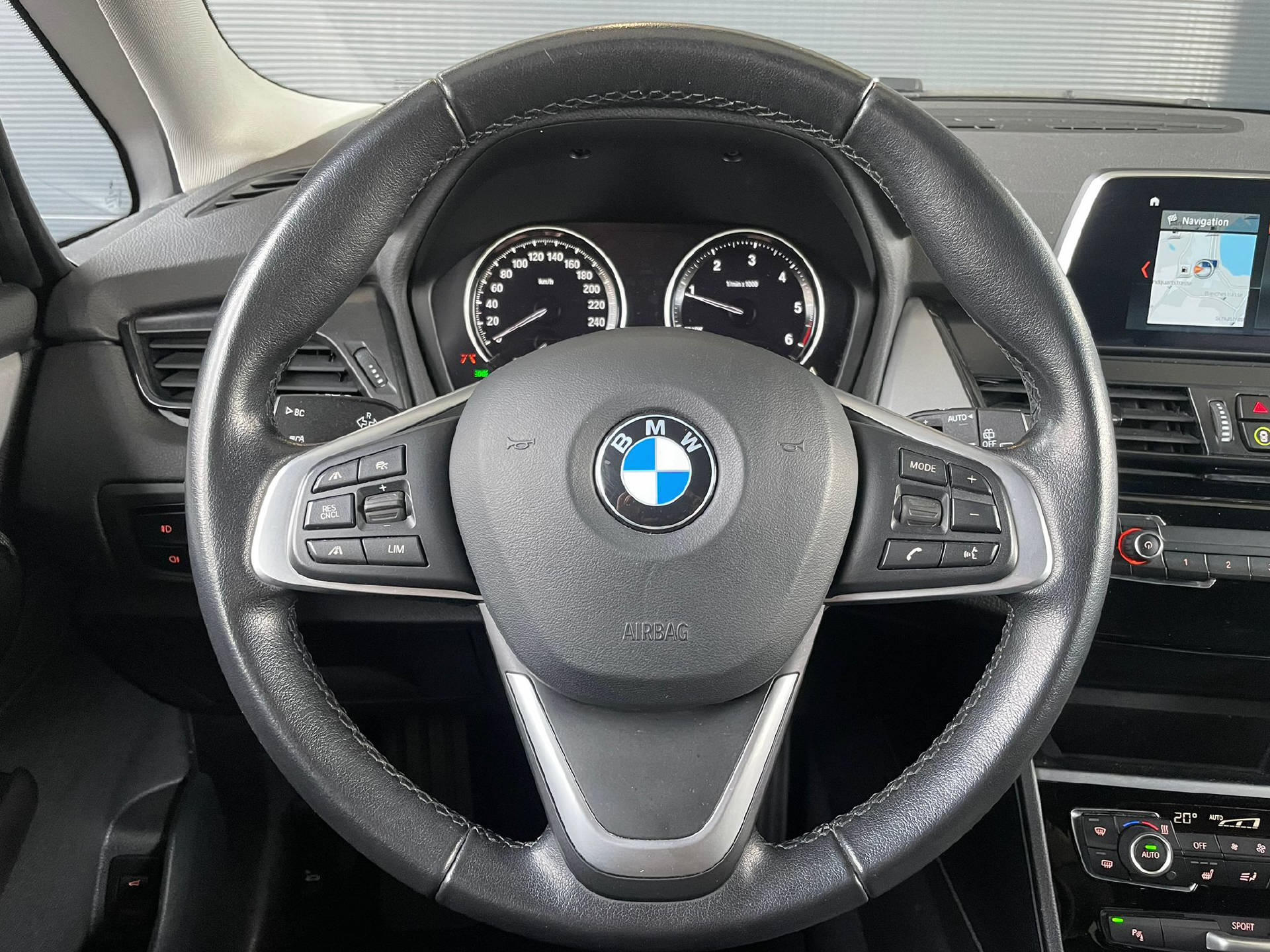 BMW 220d xDrive Gran Tourer-image-7