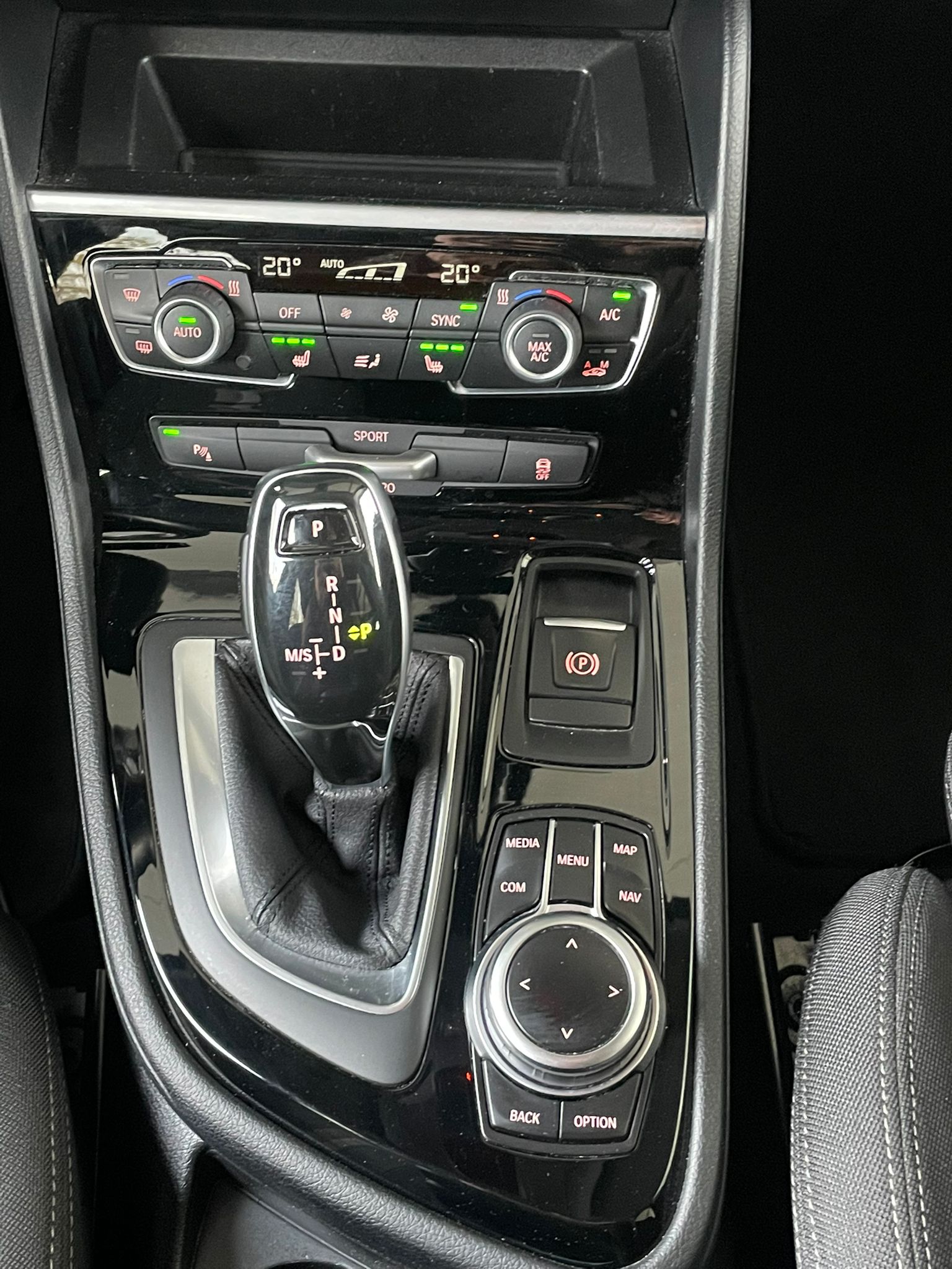 BMW 220d xDrive Gran Tourer-image-8