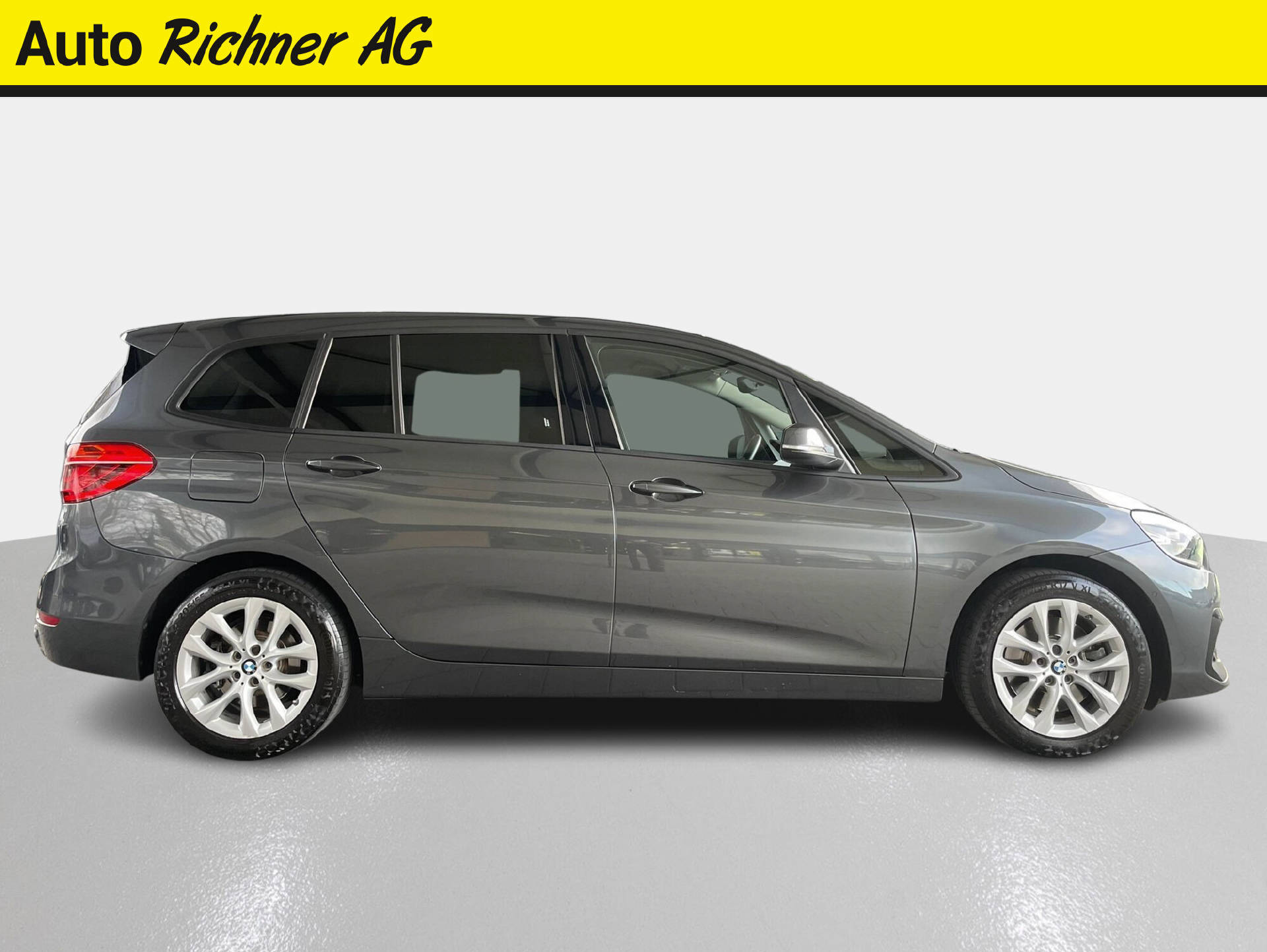 BMW 220d xDrive Gran Tourer-showroom-element-2