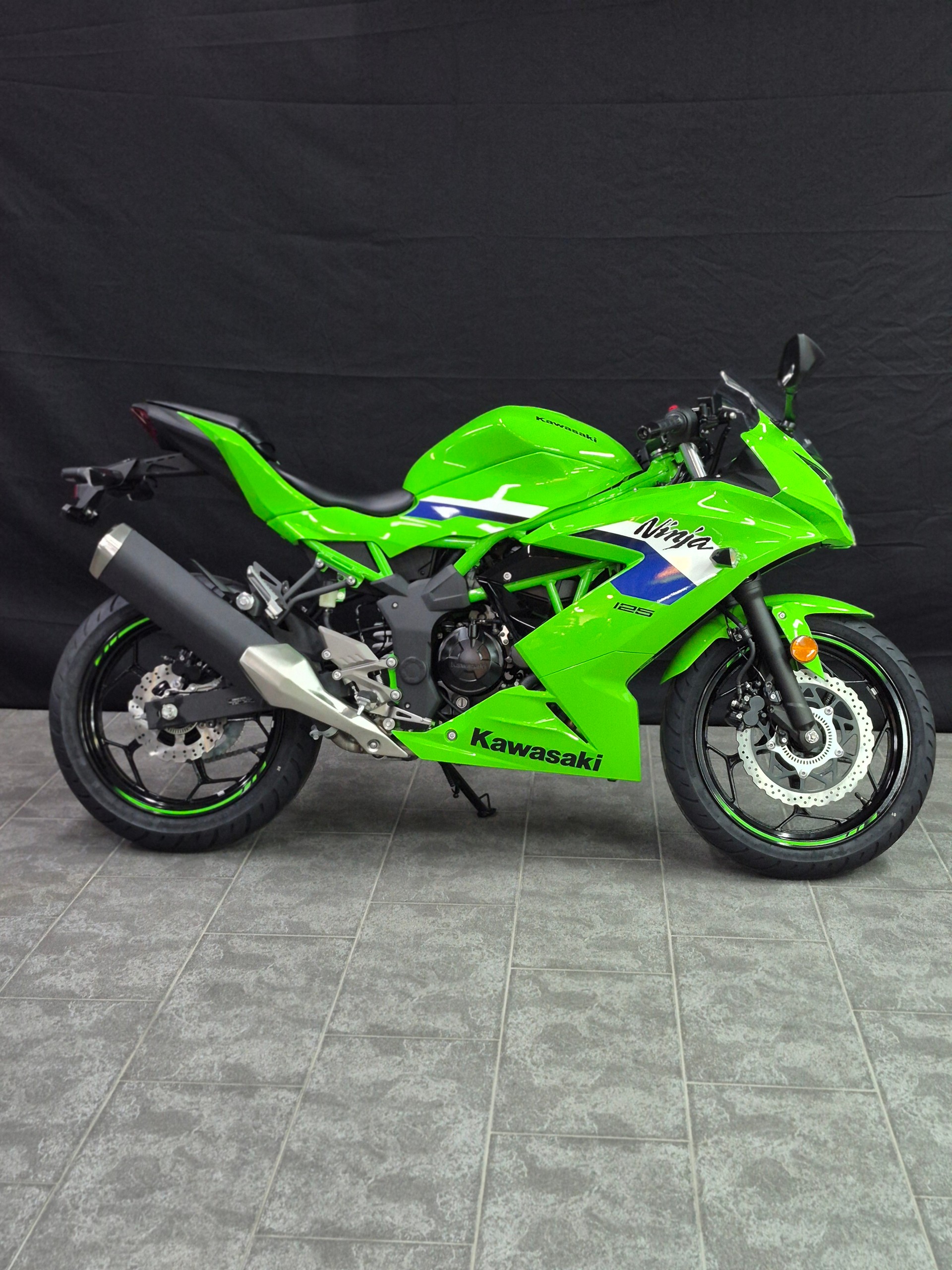 KAWASAKI Ninja 125 MY26-image-2