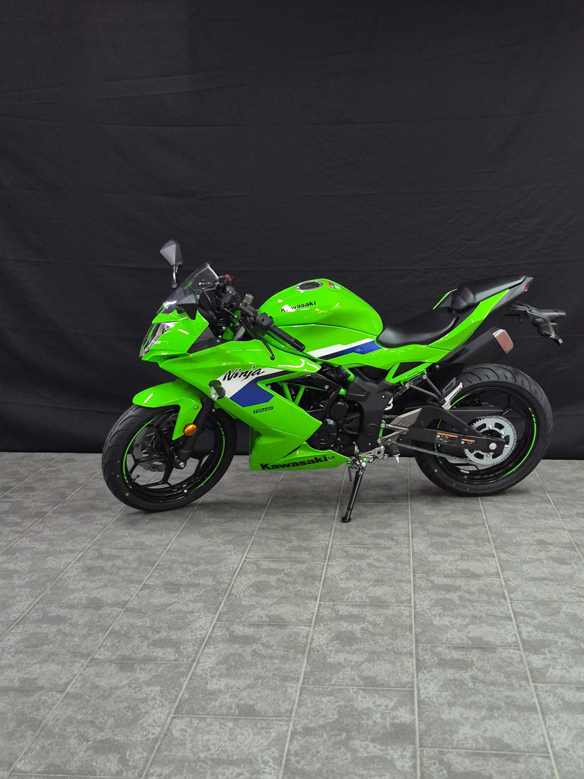 KAWASAKI Ninja 125 MY26-image-1